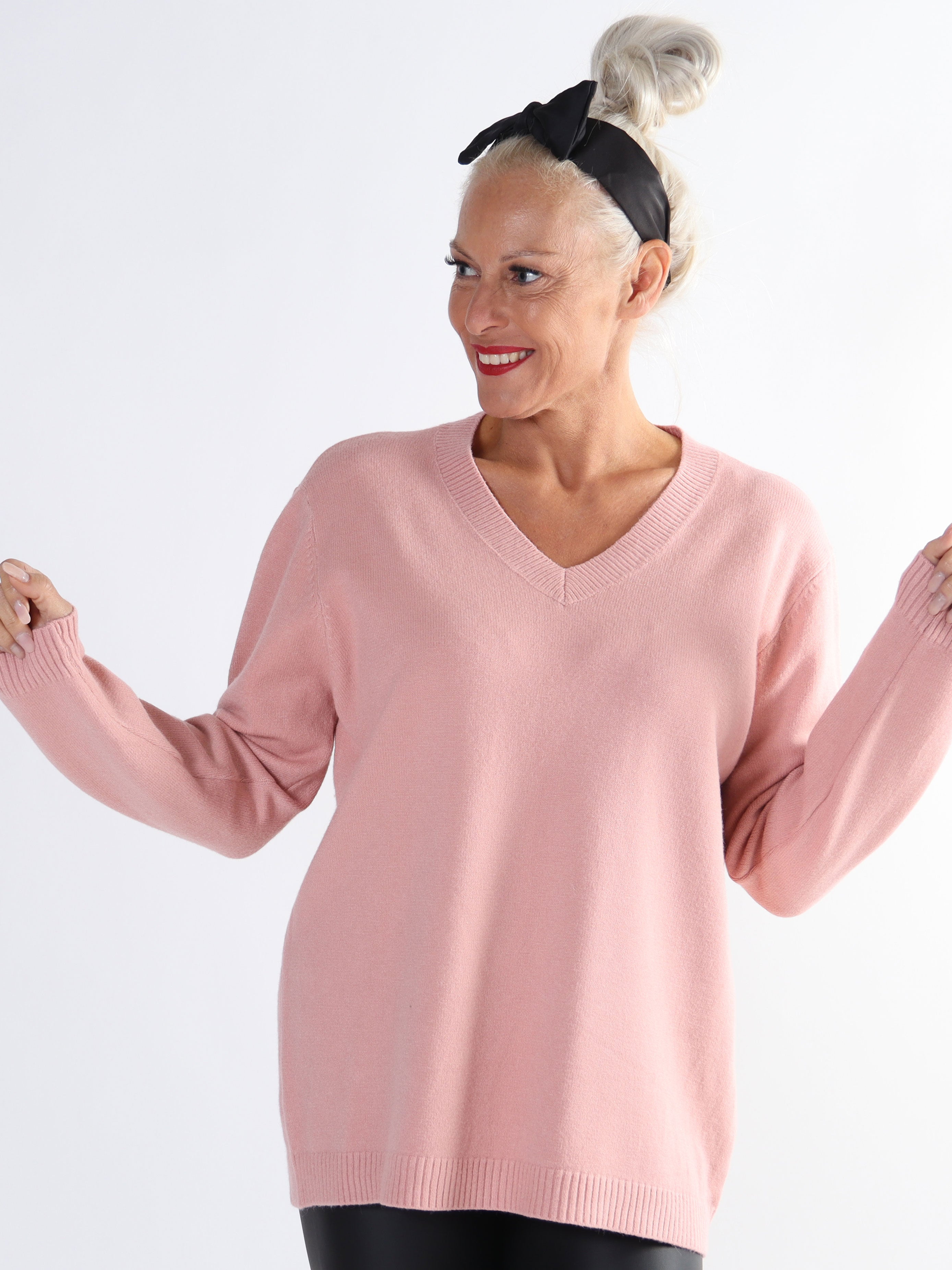 Tamara - Blød strikbluse med lille v-udskæring