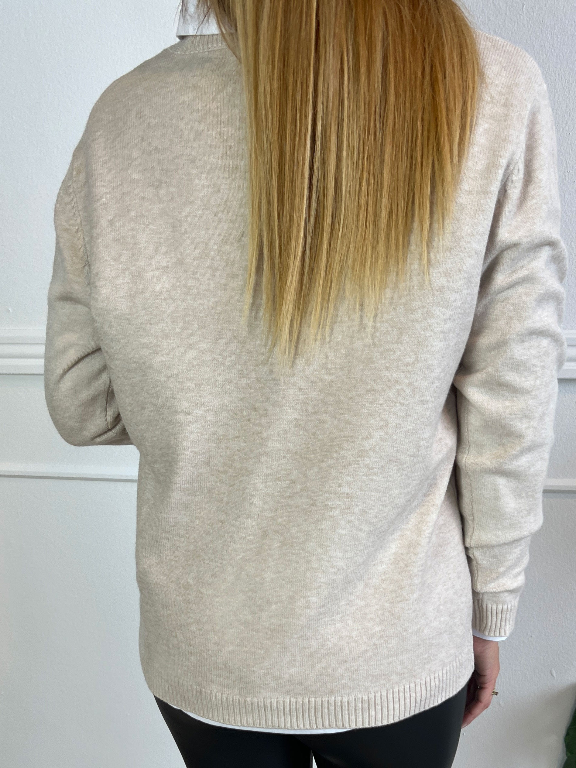 Tamara - Blød strikbluse med lille v-udskæring