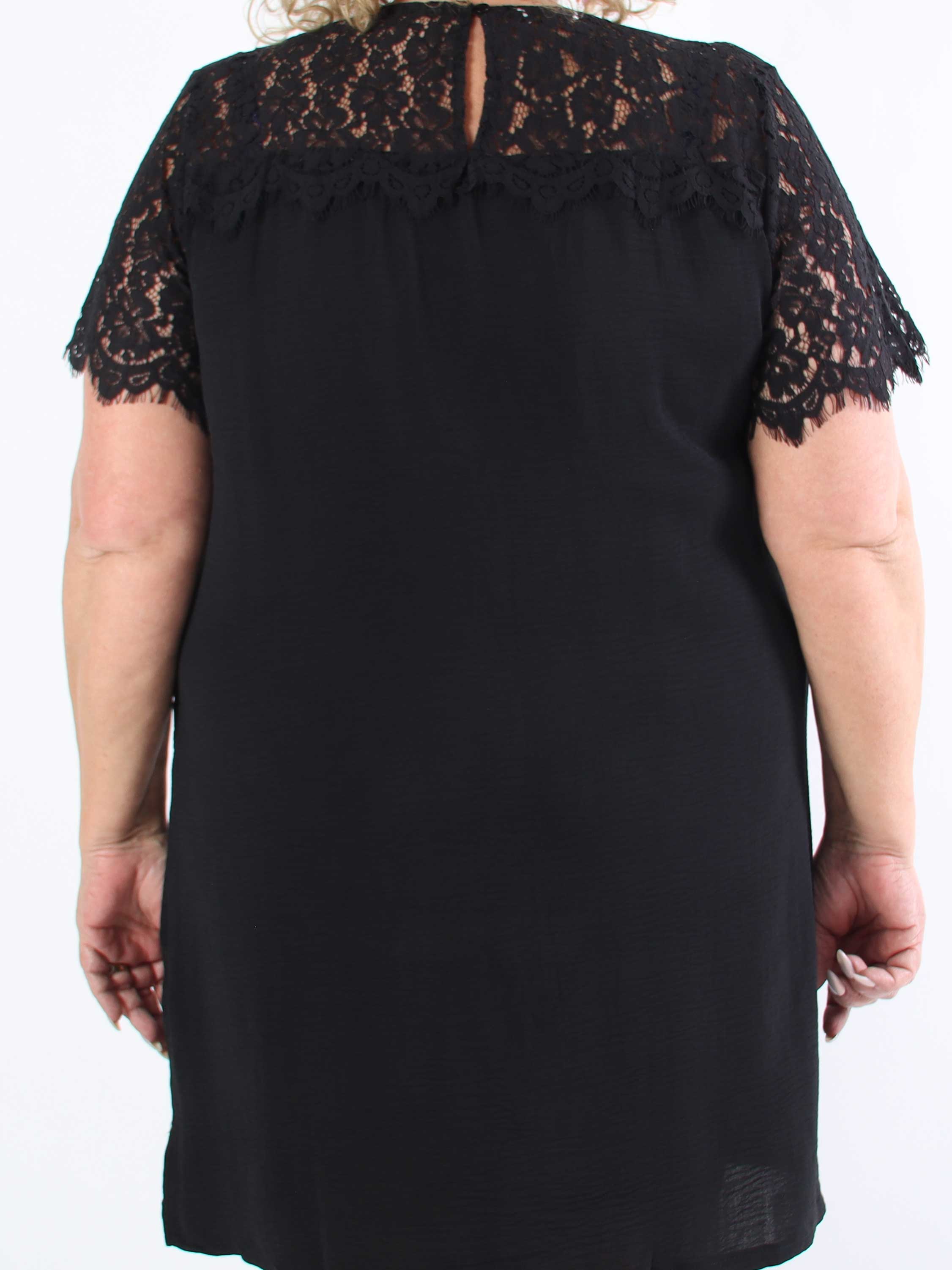 Tatjana - Sød tunikakjole med blonde foroven