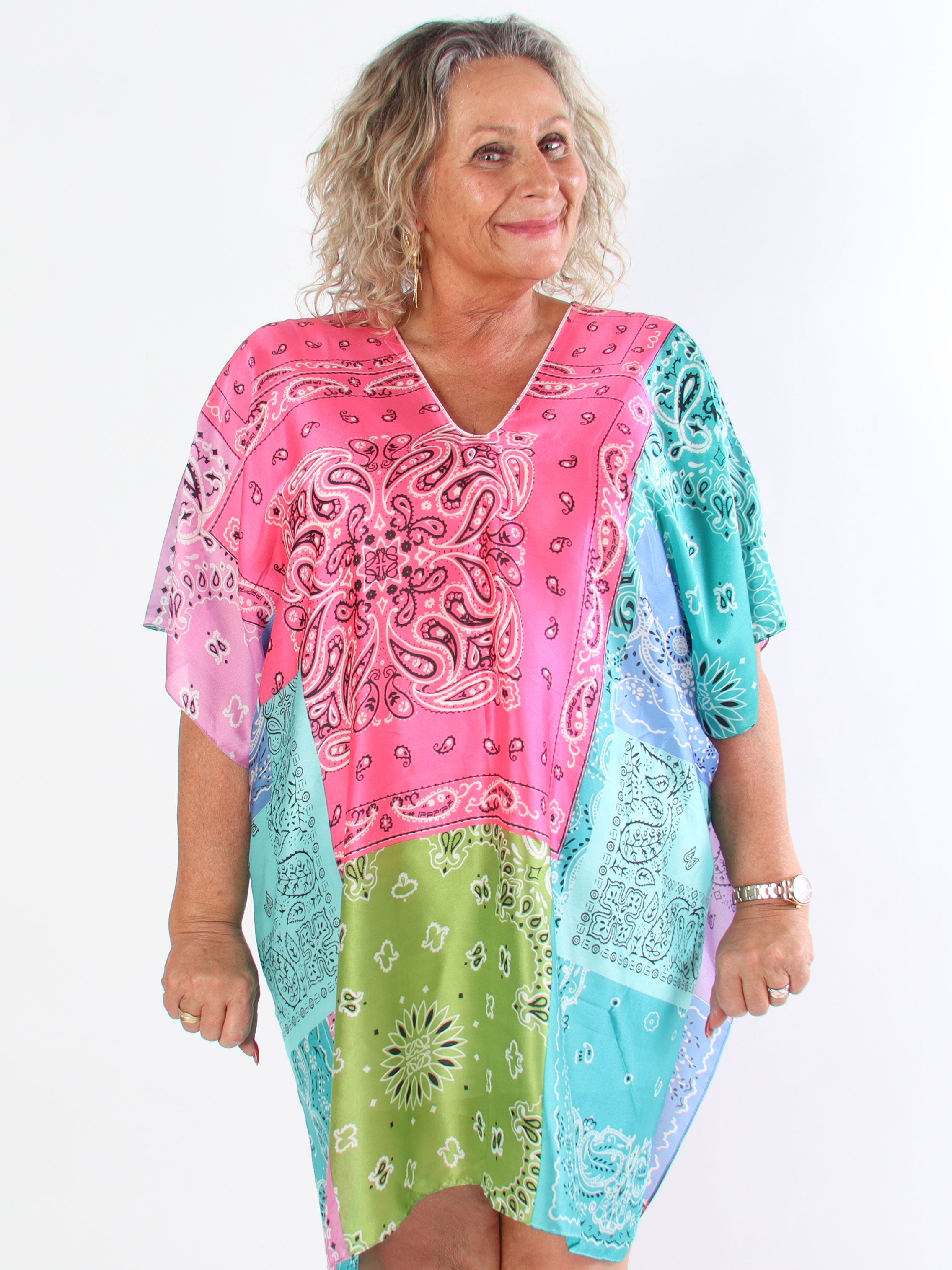 Thora - Flerfarvet plus size tunika i blødt viskose og i silke