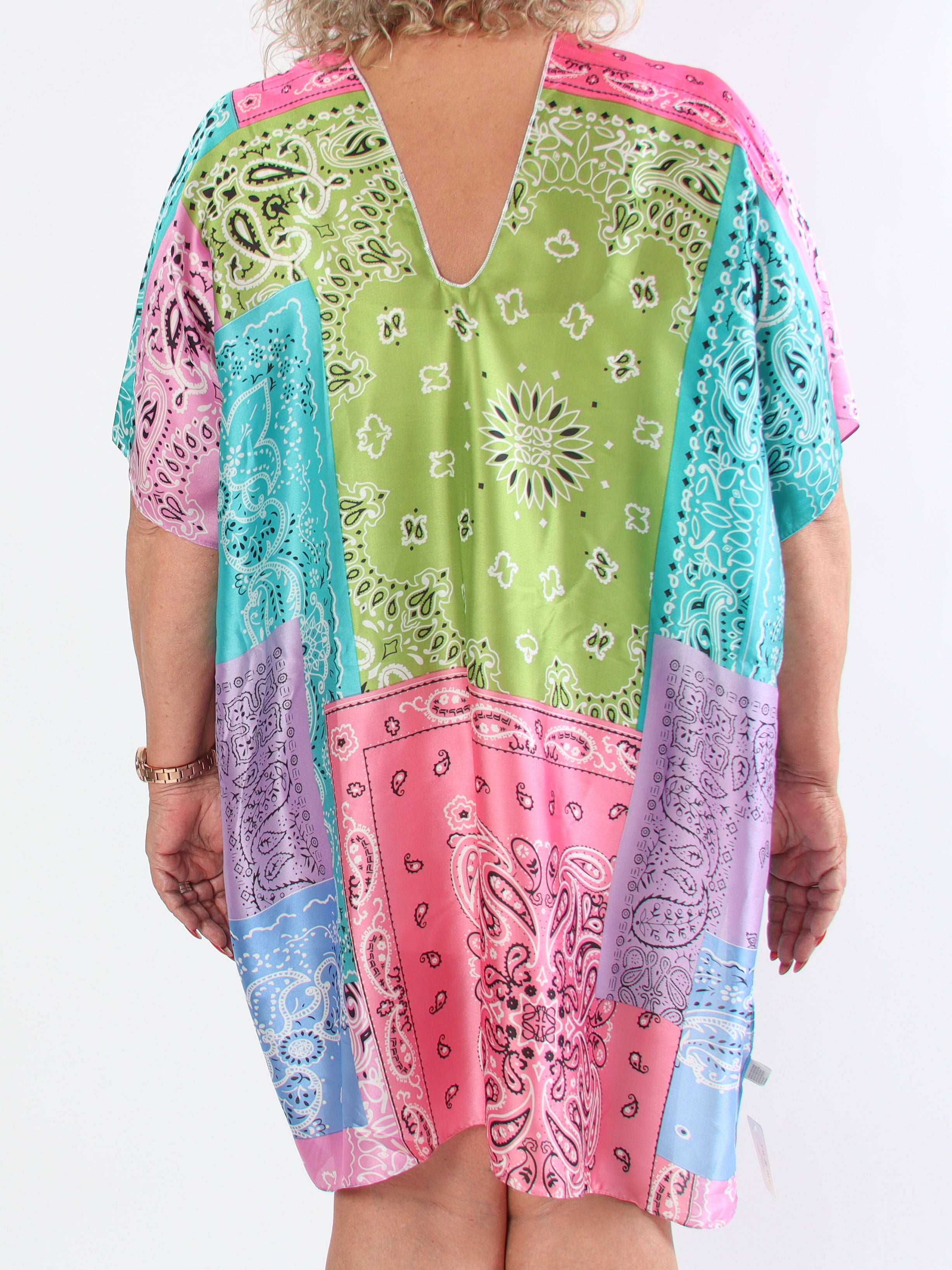 Thora - Flerfarvet plus size tunika i blødt viskose og i silke