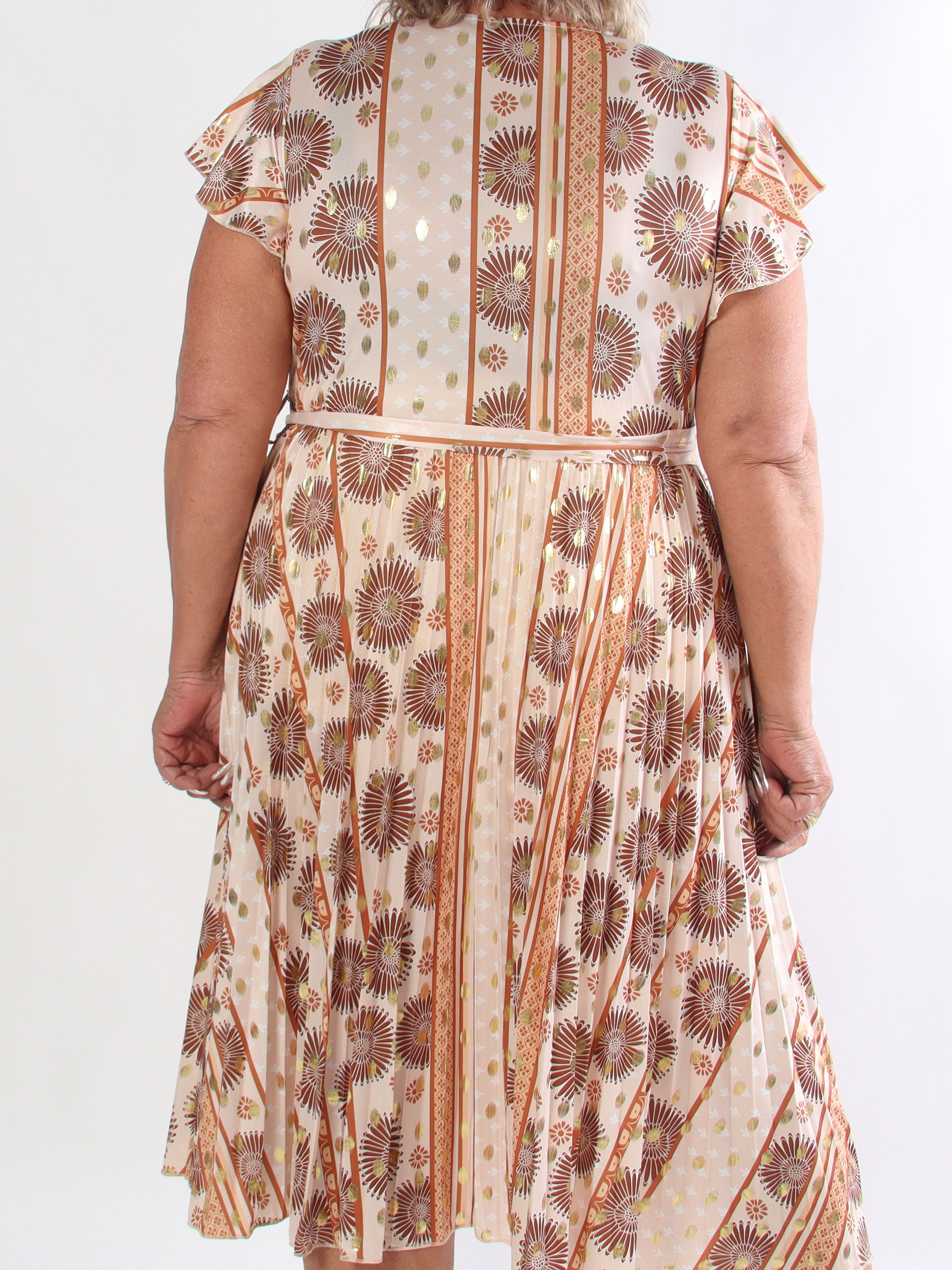 Toledo Sunburst - Plus size mønstret kjole i elastisk stof med plisseringer