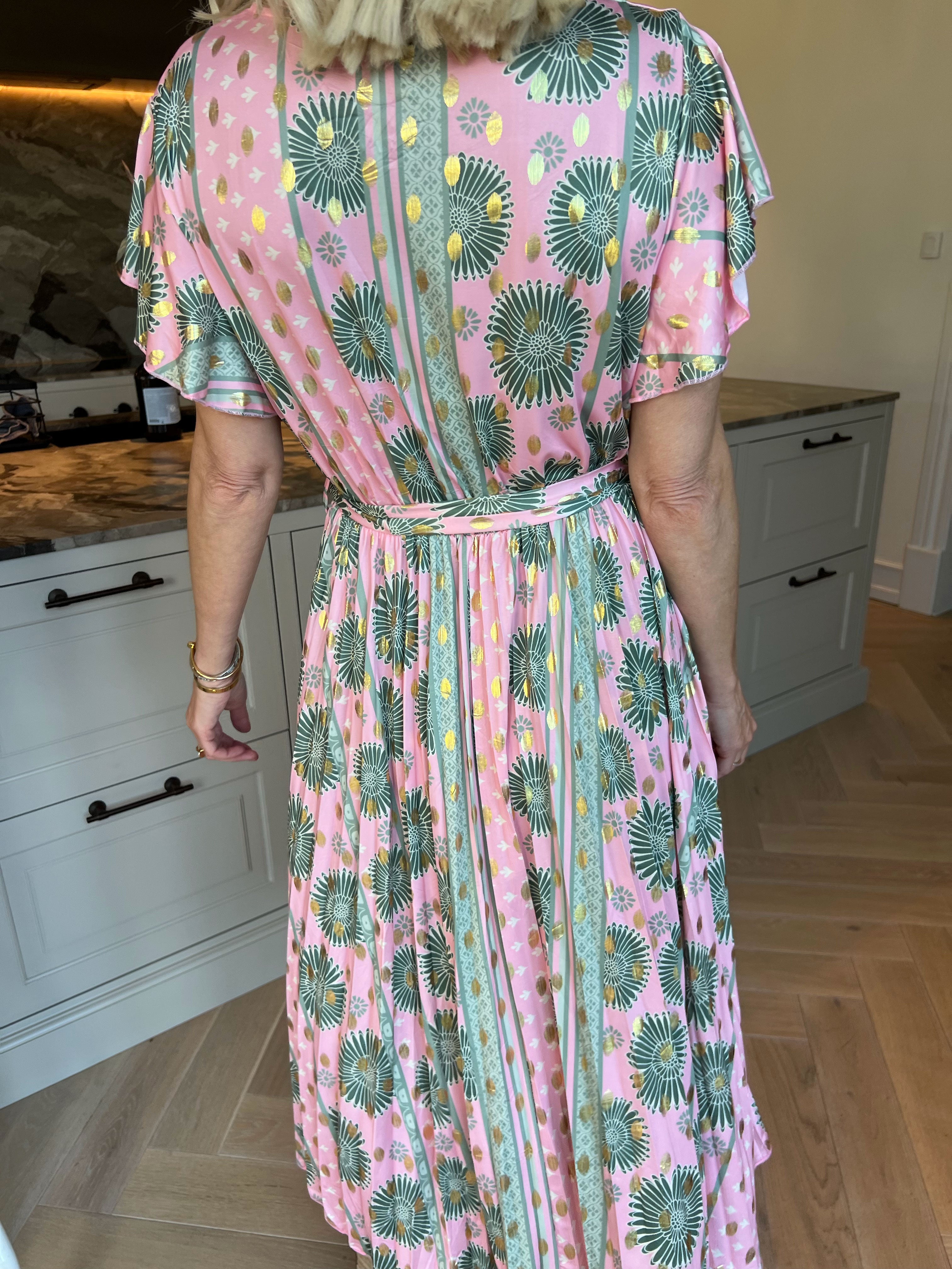 Toledo Sunburst - Sød mønstret kjole i elastisk stof med plisseringer