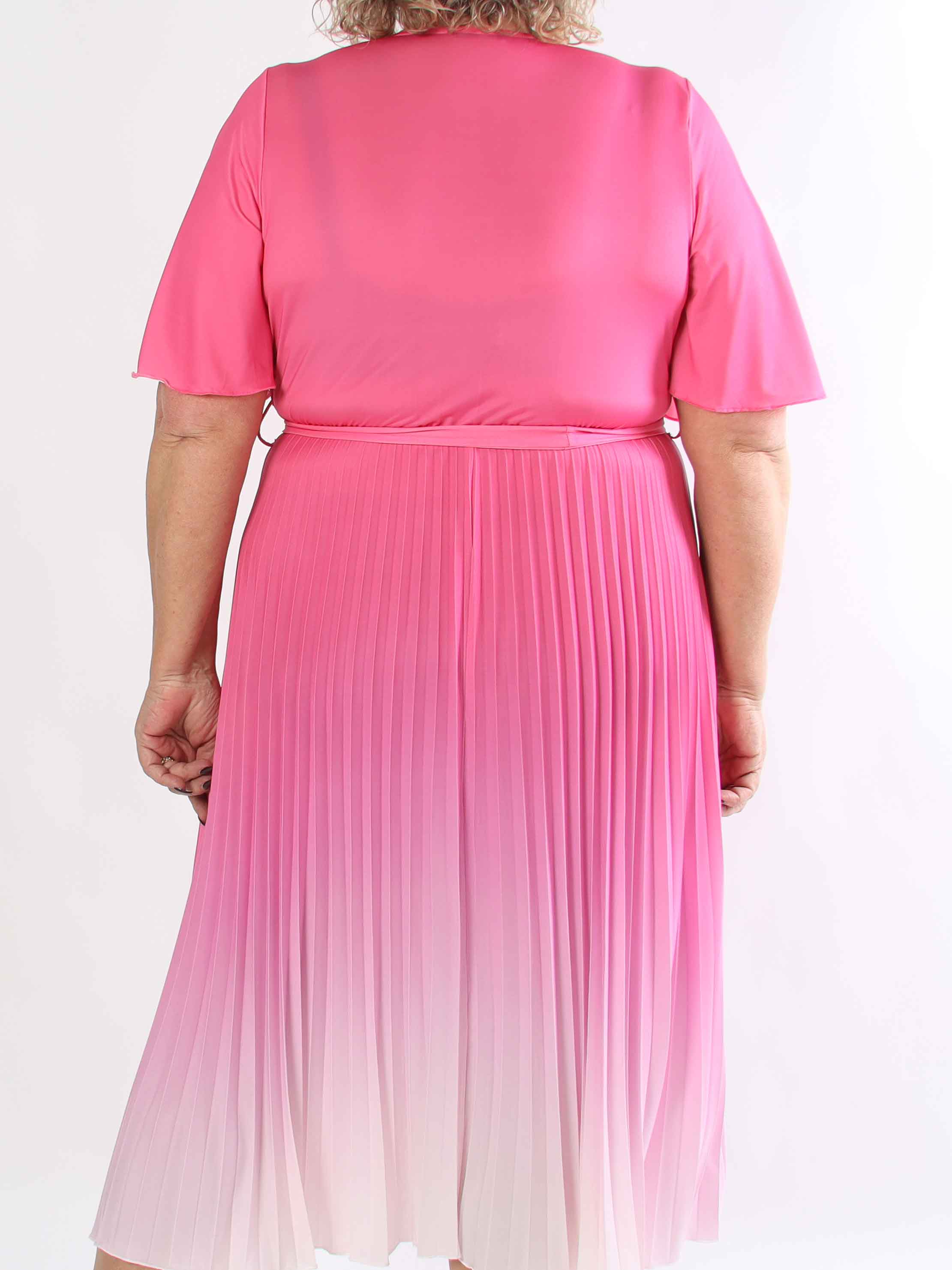 Toledo Fade - Fin plus size flerfarvet kjole med plisseret skørt