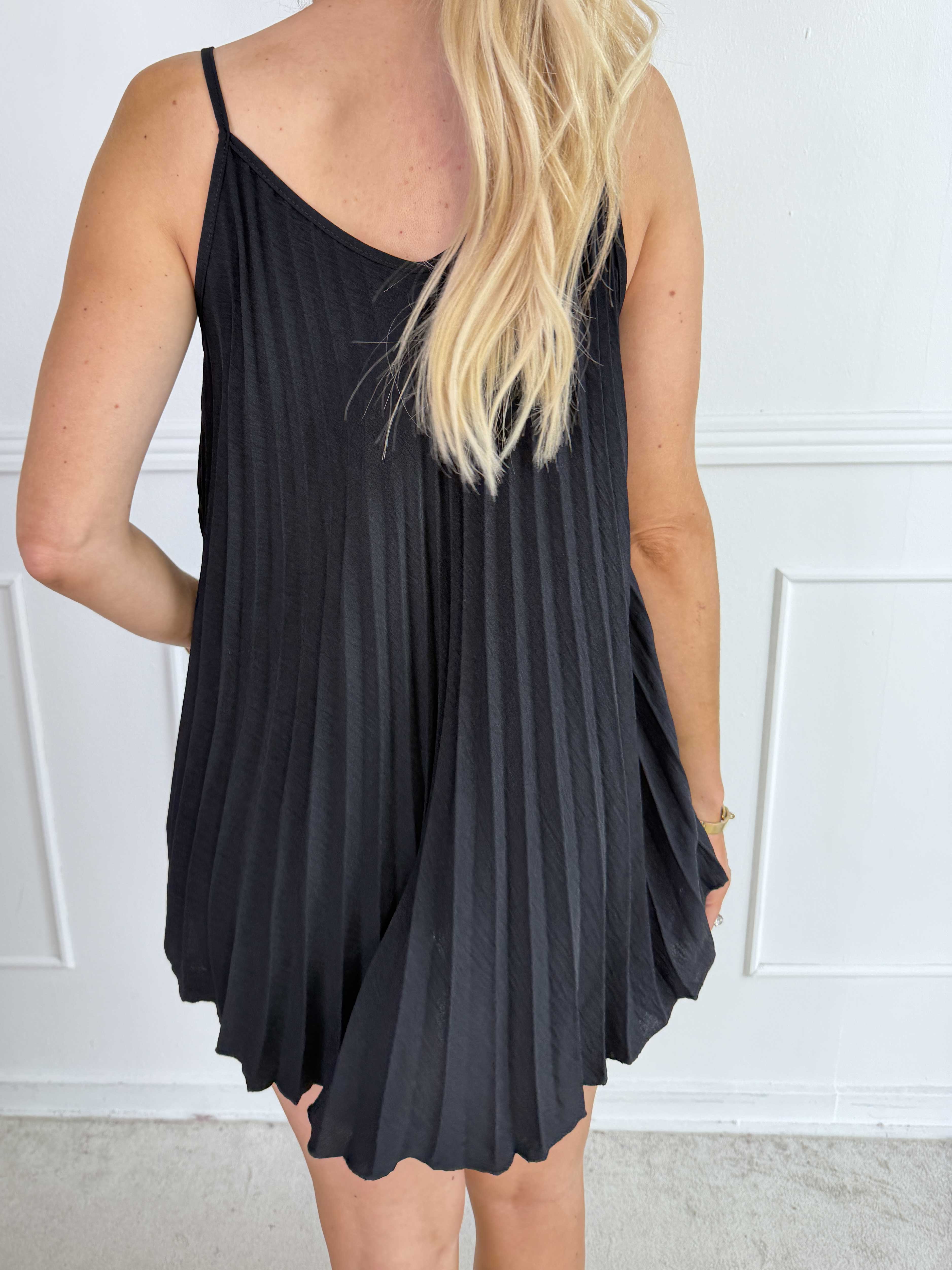 Tonia Top - Plisseret plus size stroptop i en blød og let viskoseblanding