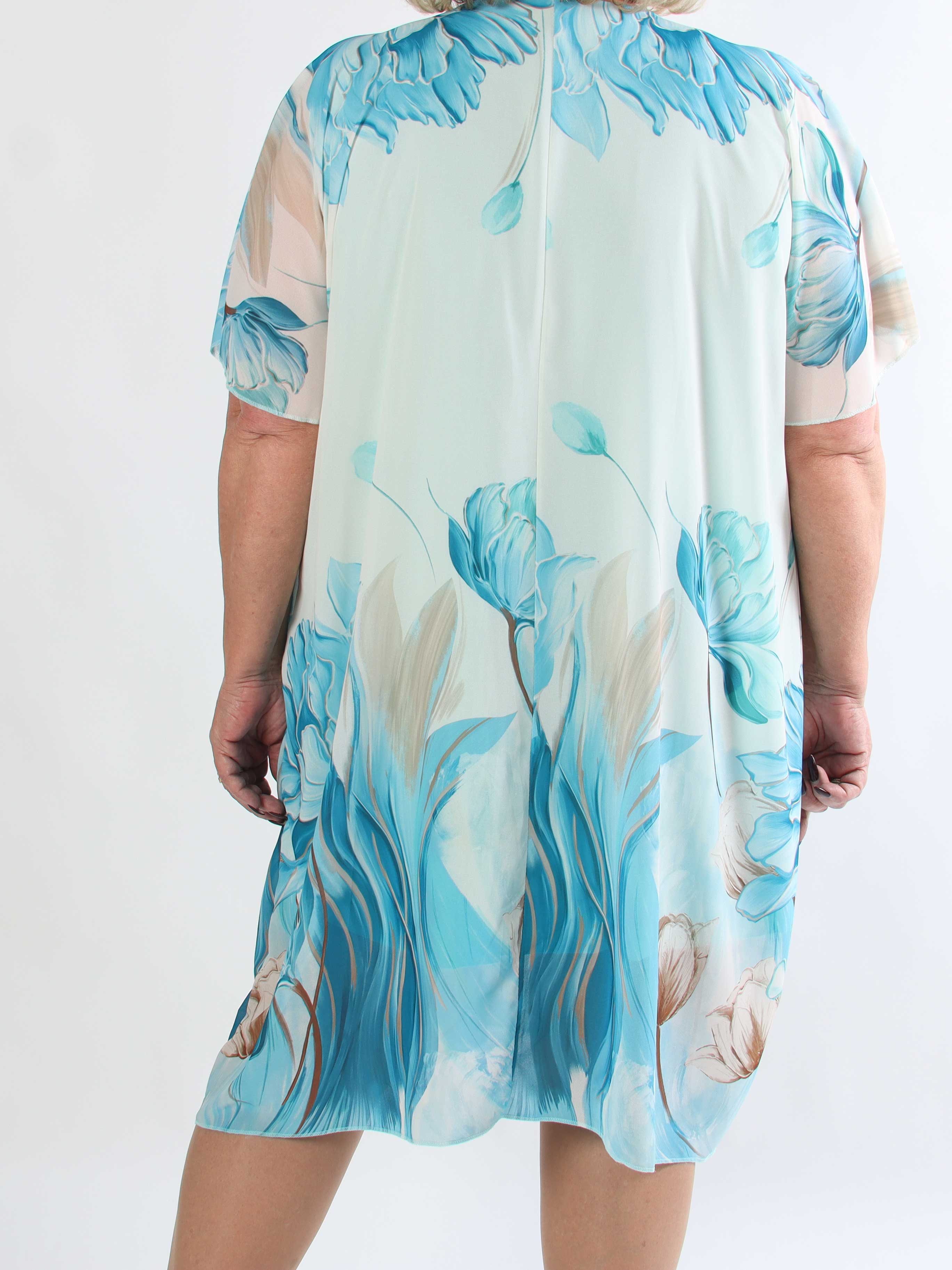 Tricia - Plus size tunikakjole med chiffonlag med blomstermotiver
