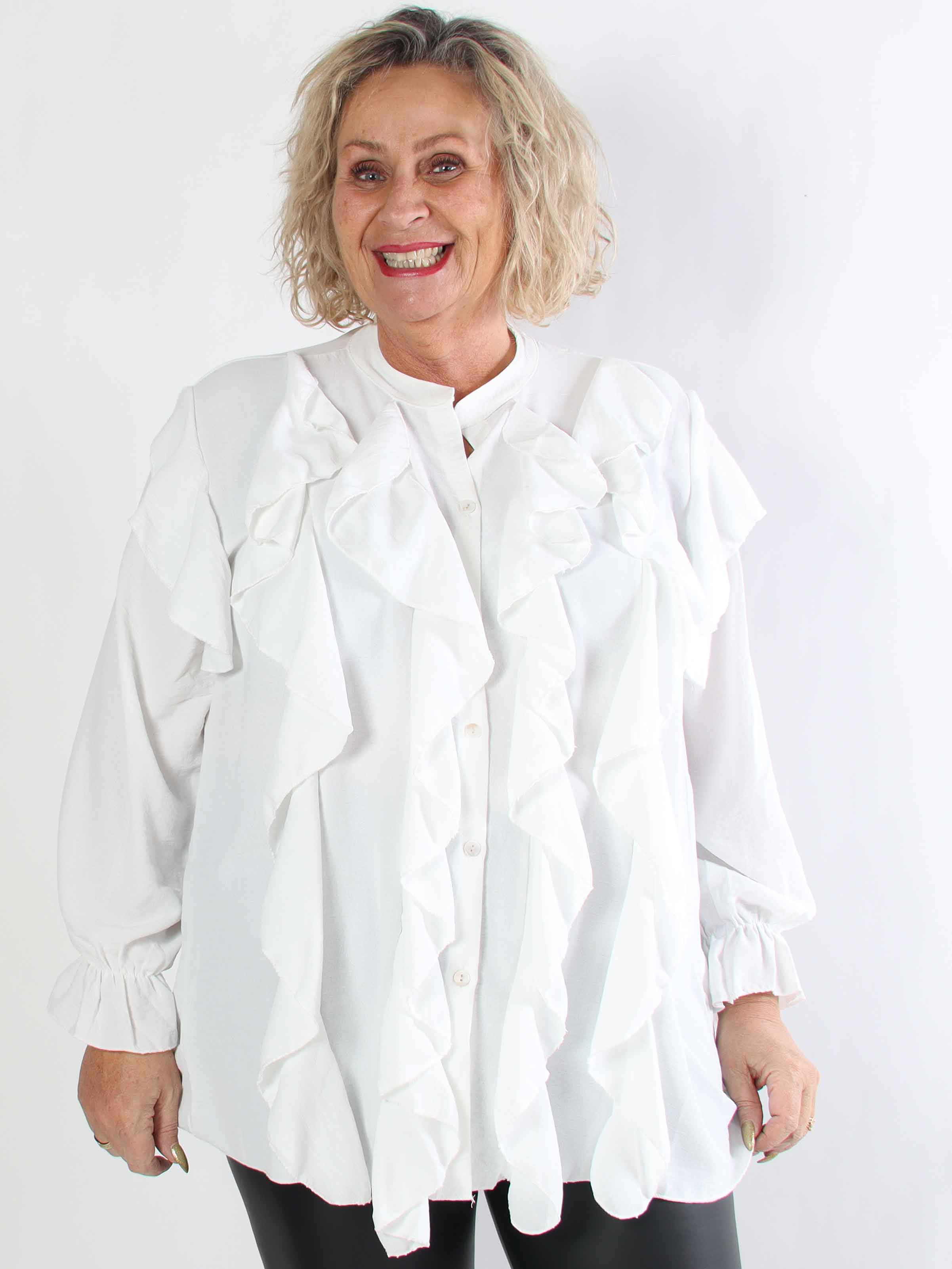 Trudie - Sød plus size skjorte i viskose med fine flæser foran