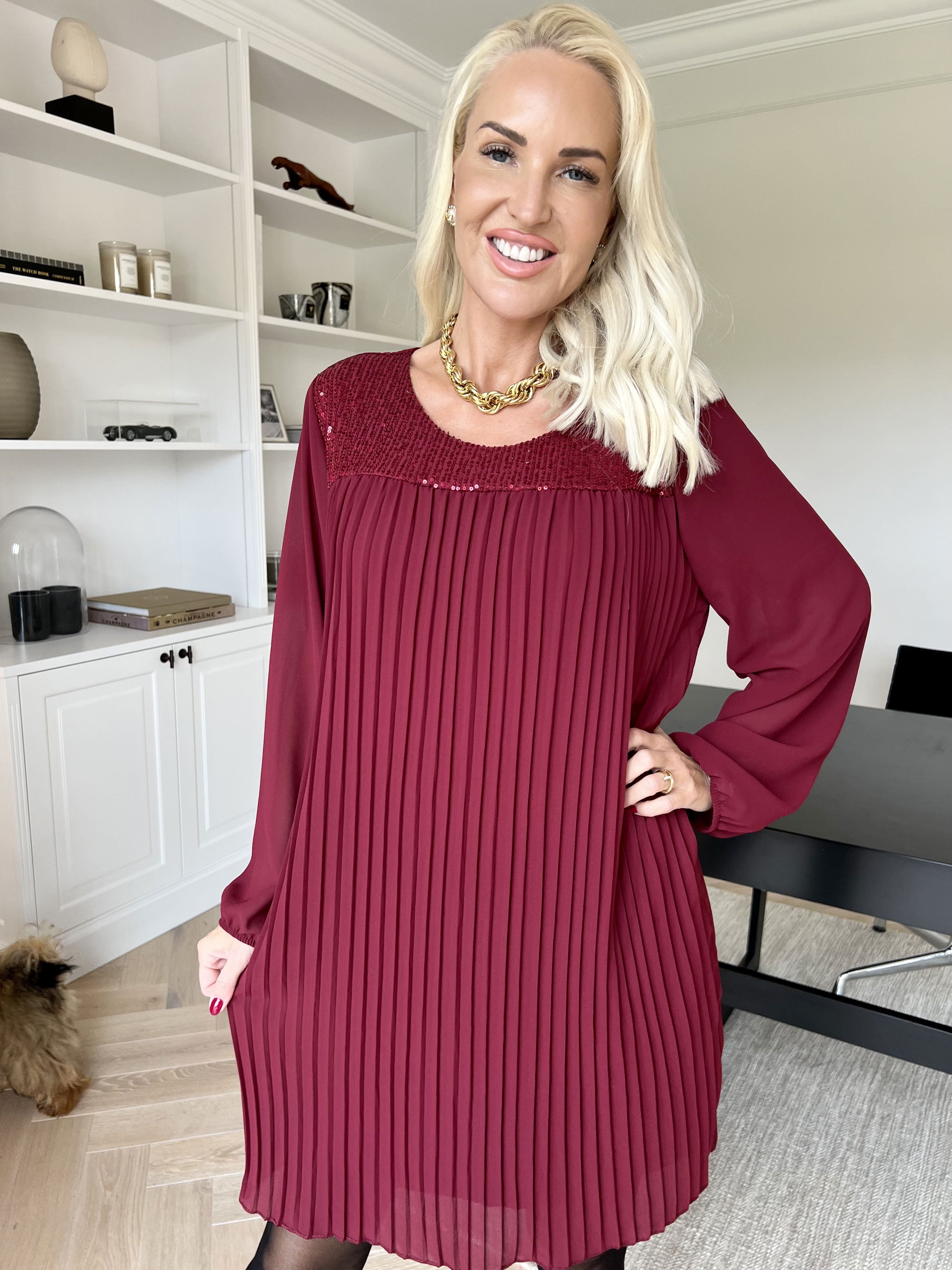 Ulrica - Sød plisseret tunikakjole med pailletter