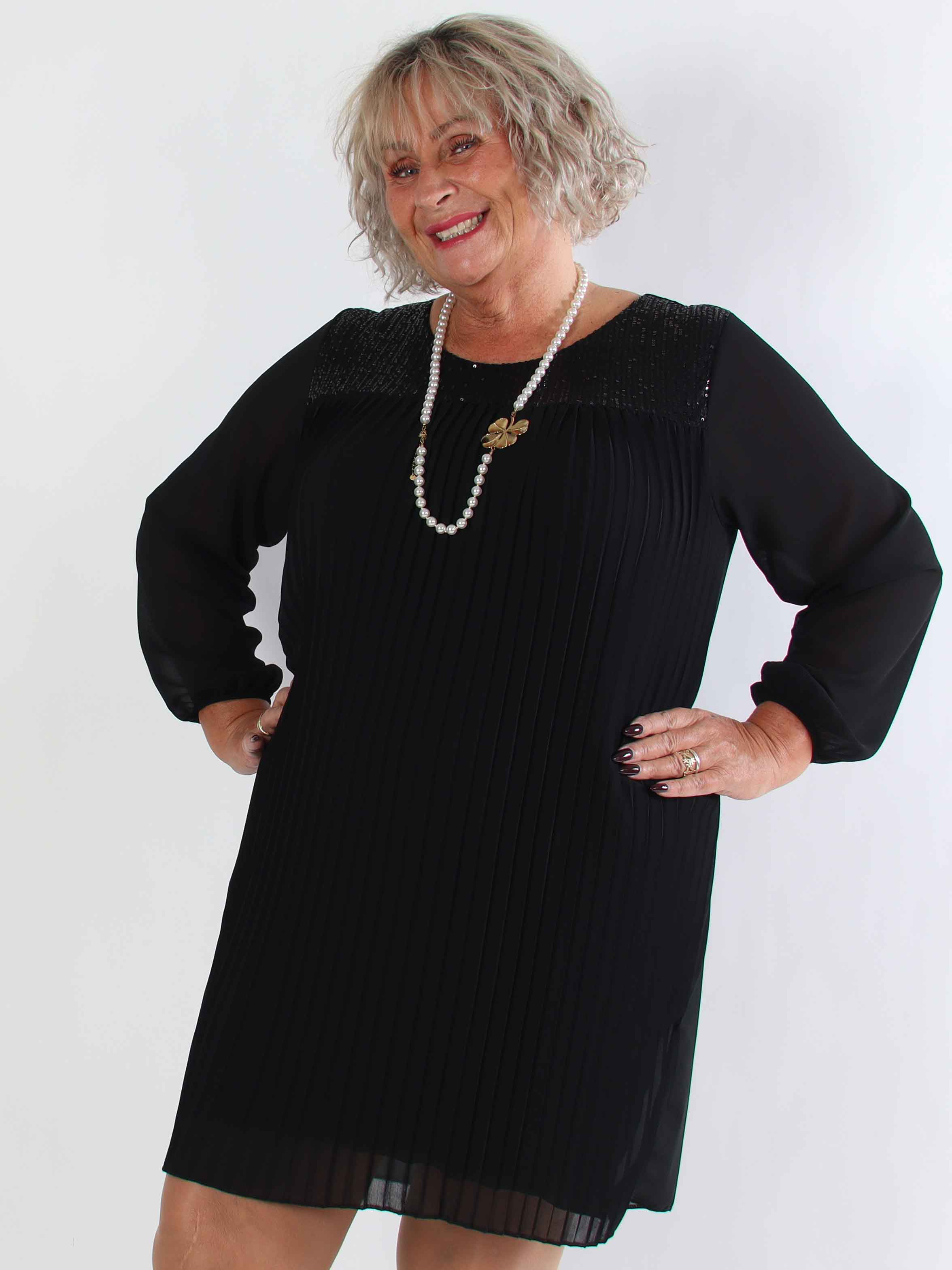 Ulrica - Sød plisseret plus size tunikakjole med pailletter