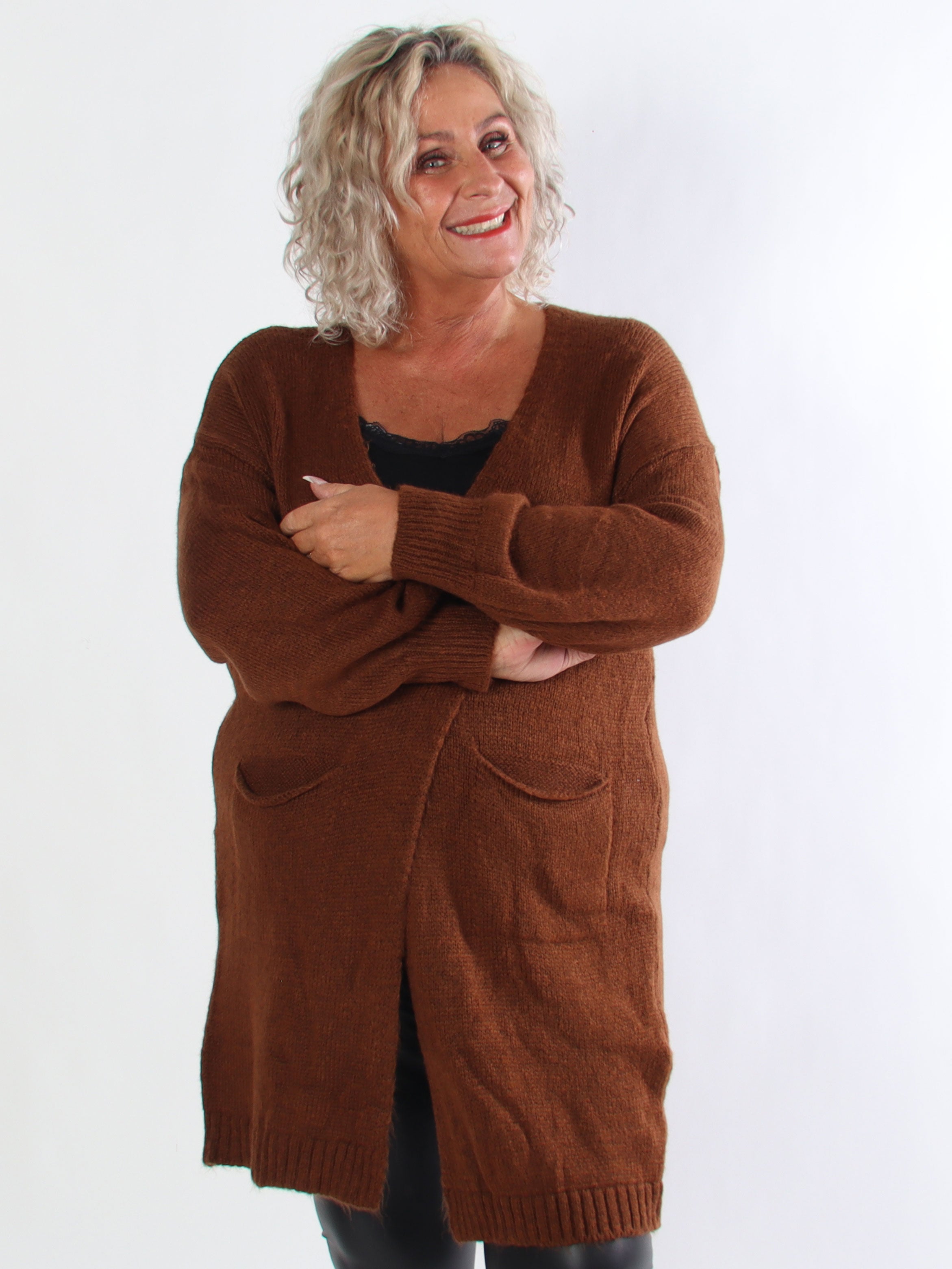 Valentine - Plus size strikcardigan med lommer