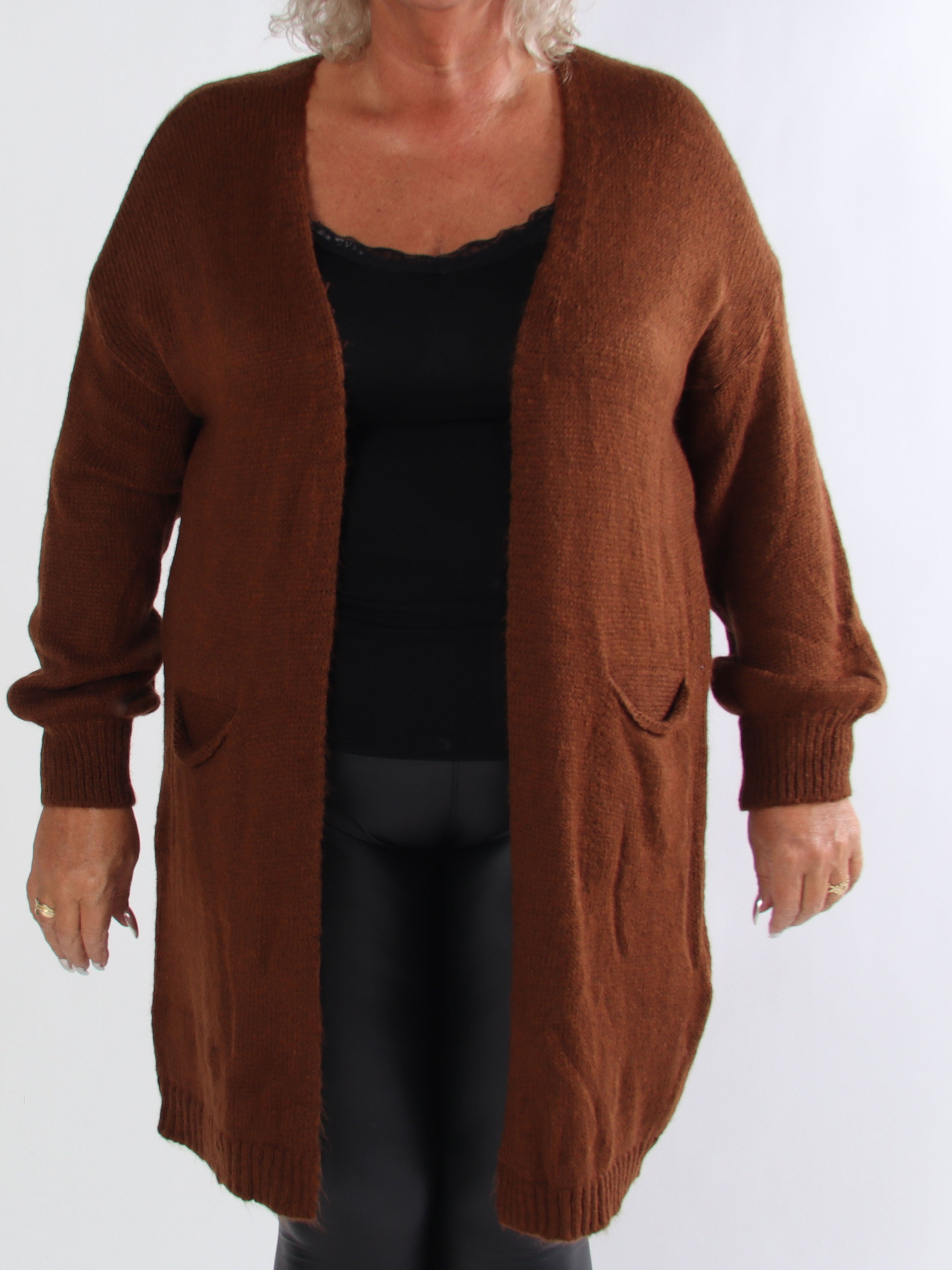 Valentine - Plus size strikcardigan med lommer