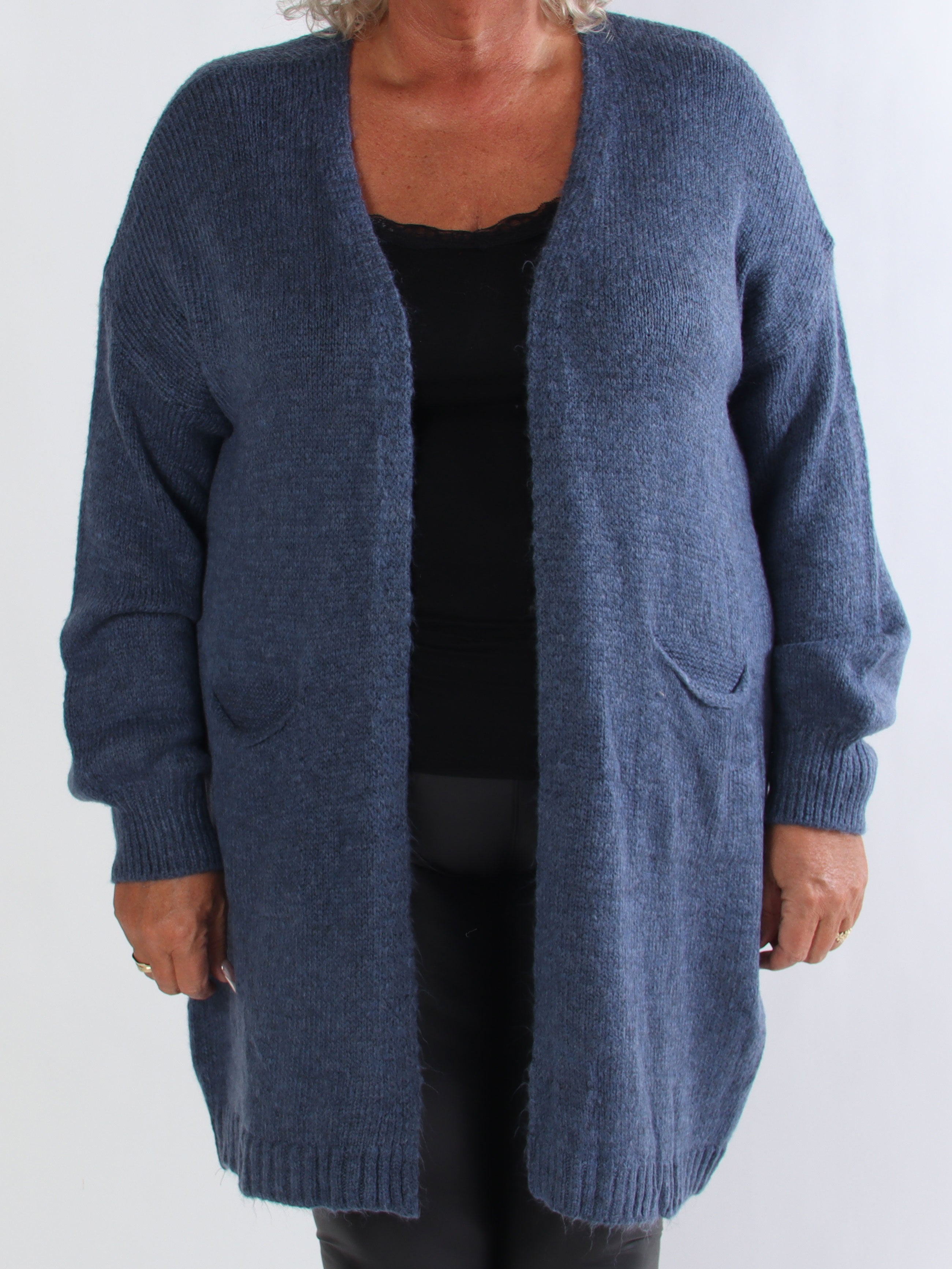 Valentine - Plus size strikcardigan med lommer