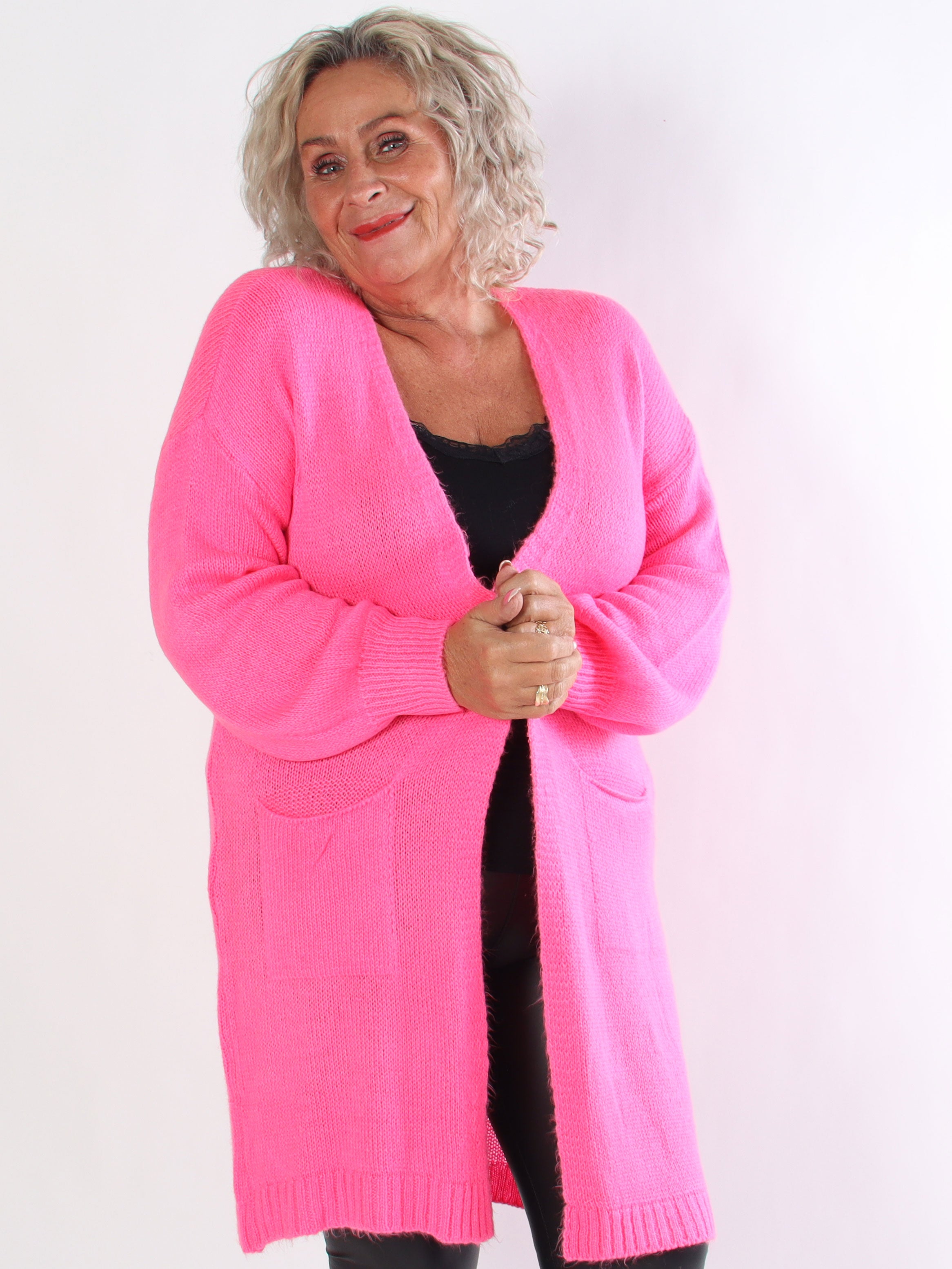 Valentine - Plus size strikcardigan med lommer