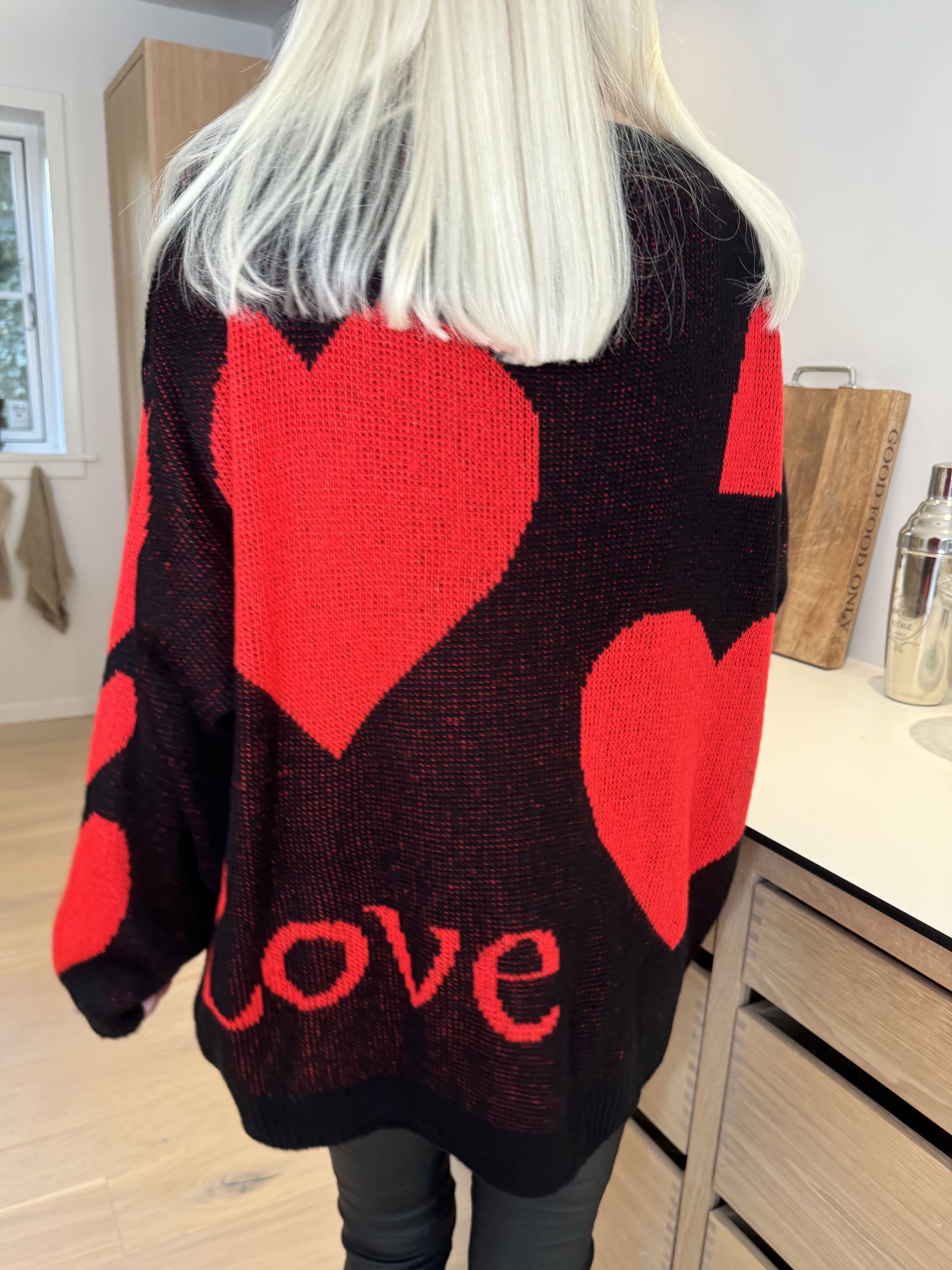 Valeria - Sød strikbluse med hjerter og perler