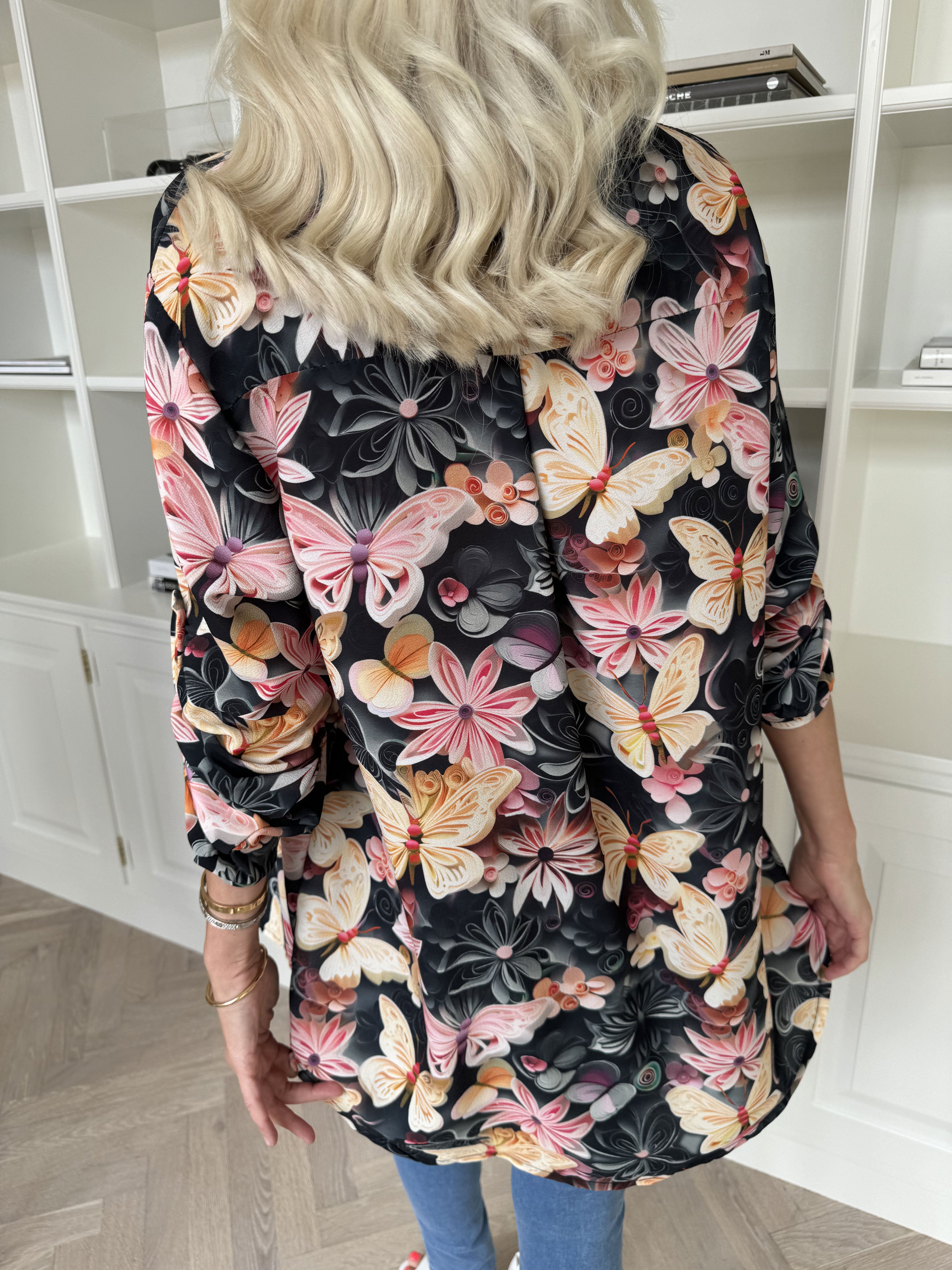 Vanesa Butterfly - Sød tunika i viskose med sommerfugleprint