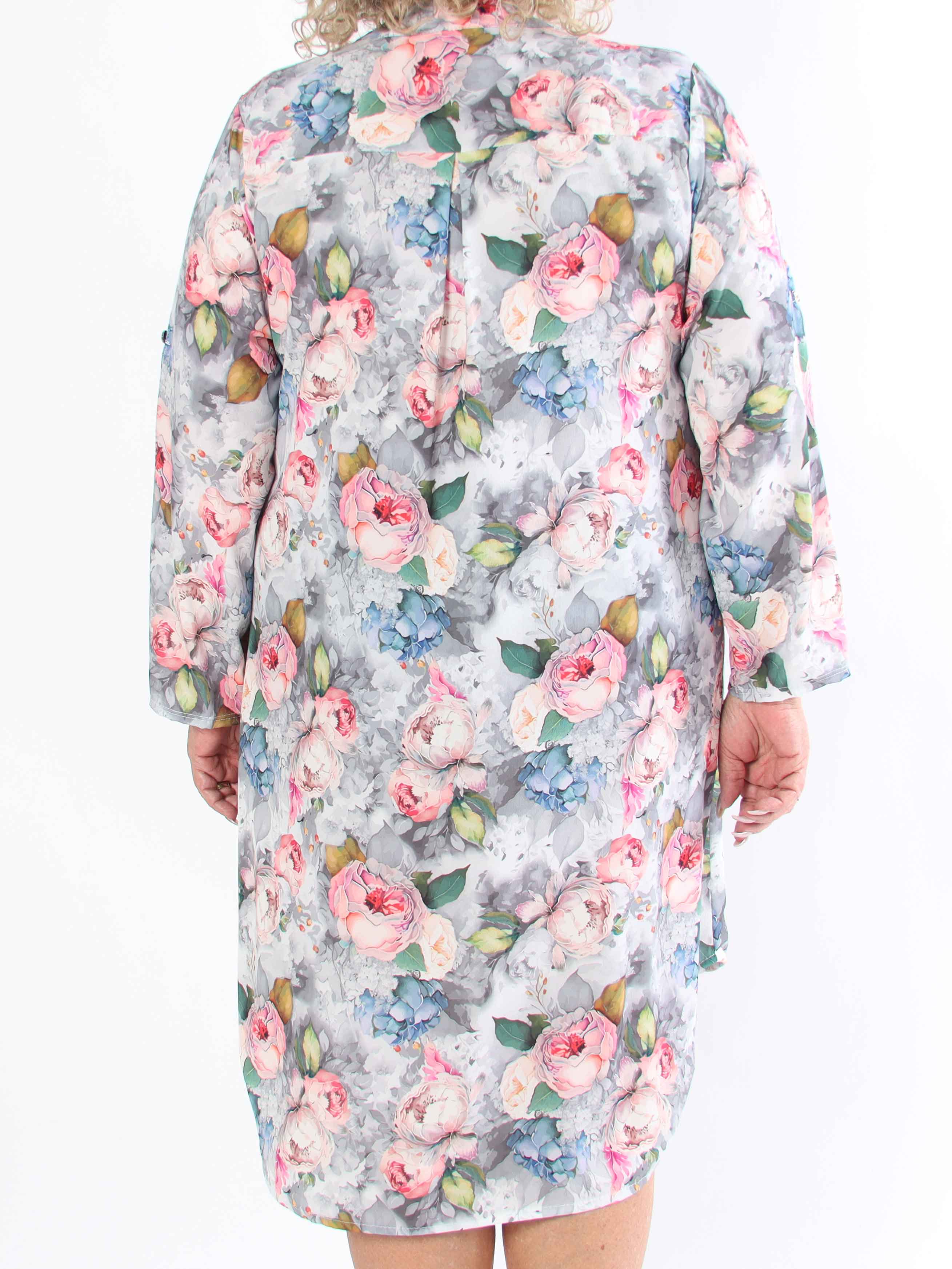 Vanesa Flower Dress - Plus size kjole i viskose med blomster motiver