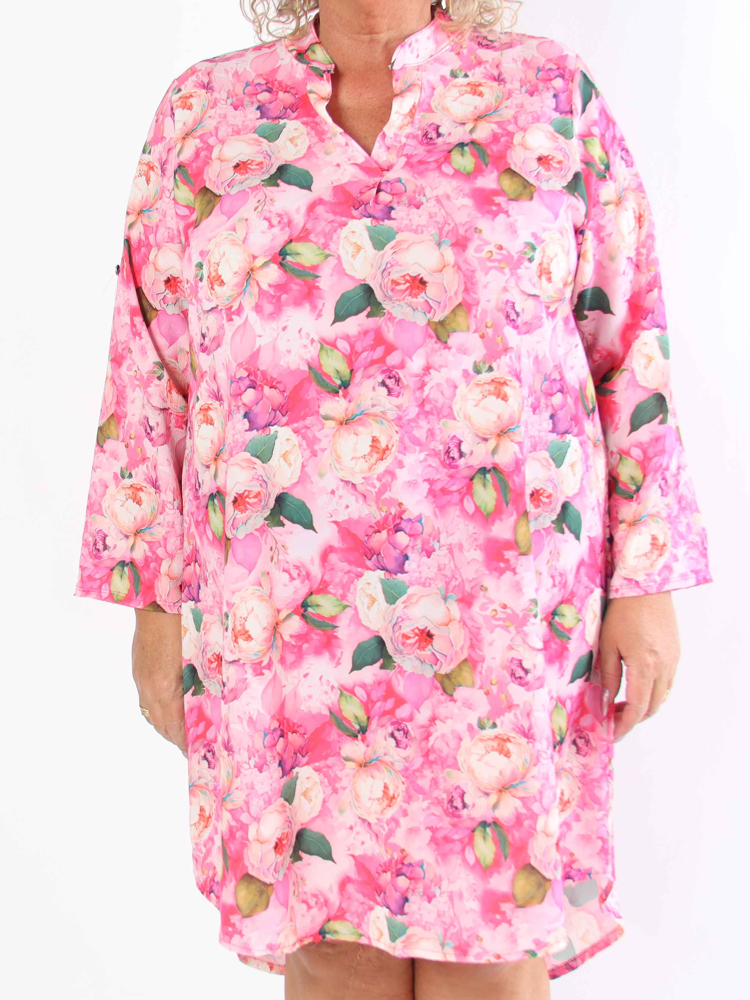 Vanesa Flower Dress - Plus size kjole i viskose med blomster motiver