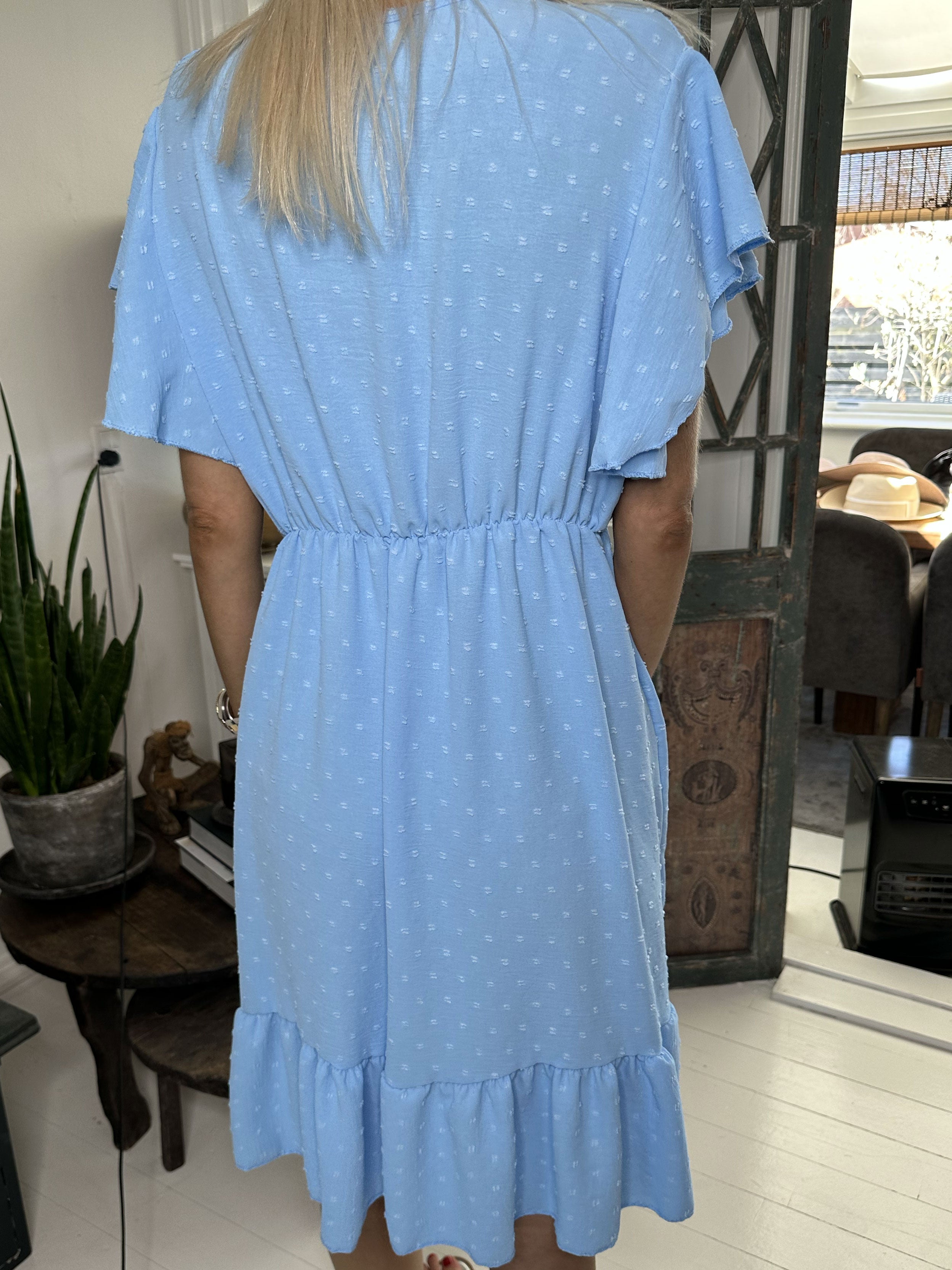 Vanilla - Sommerkjole med prikket detaljer og flæseærmer