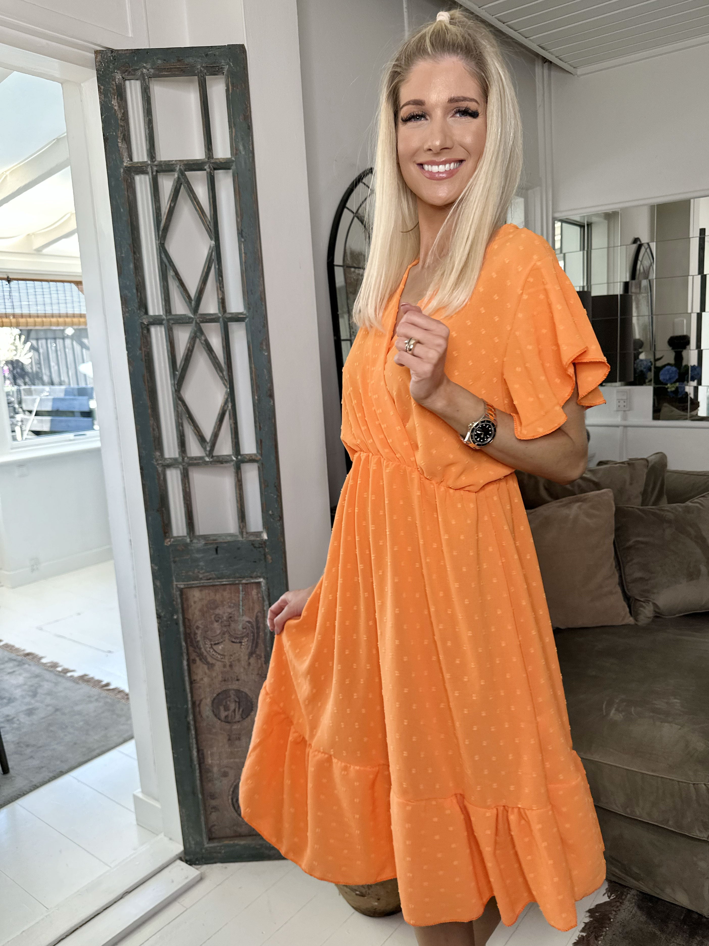 Vanilla - Sommerkjole med prikket detaljer og flæseærmer