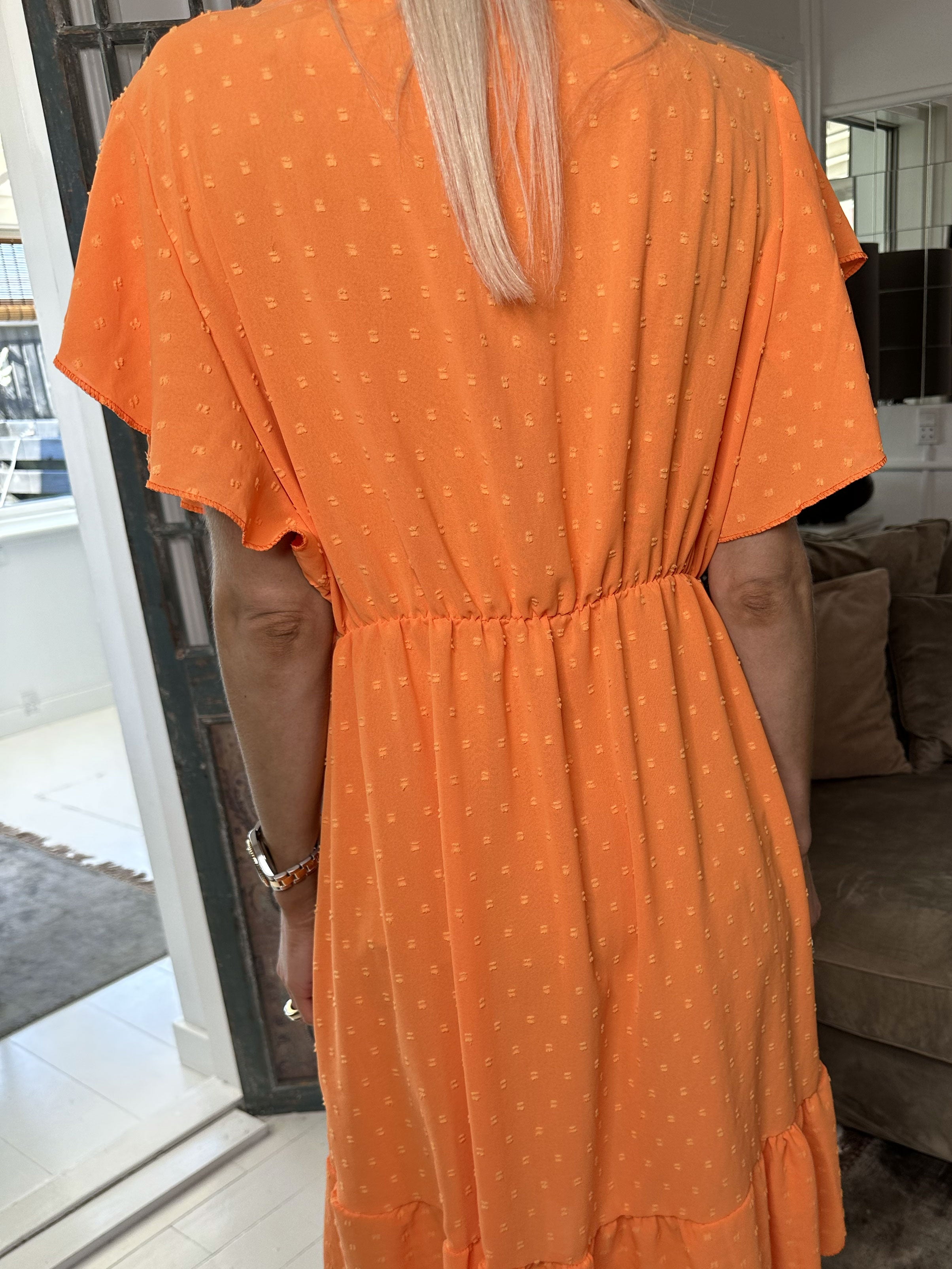 Vanilla - Sommerkjole med prikket detaljer og flæseærmer