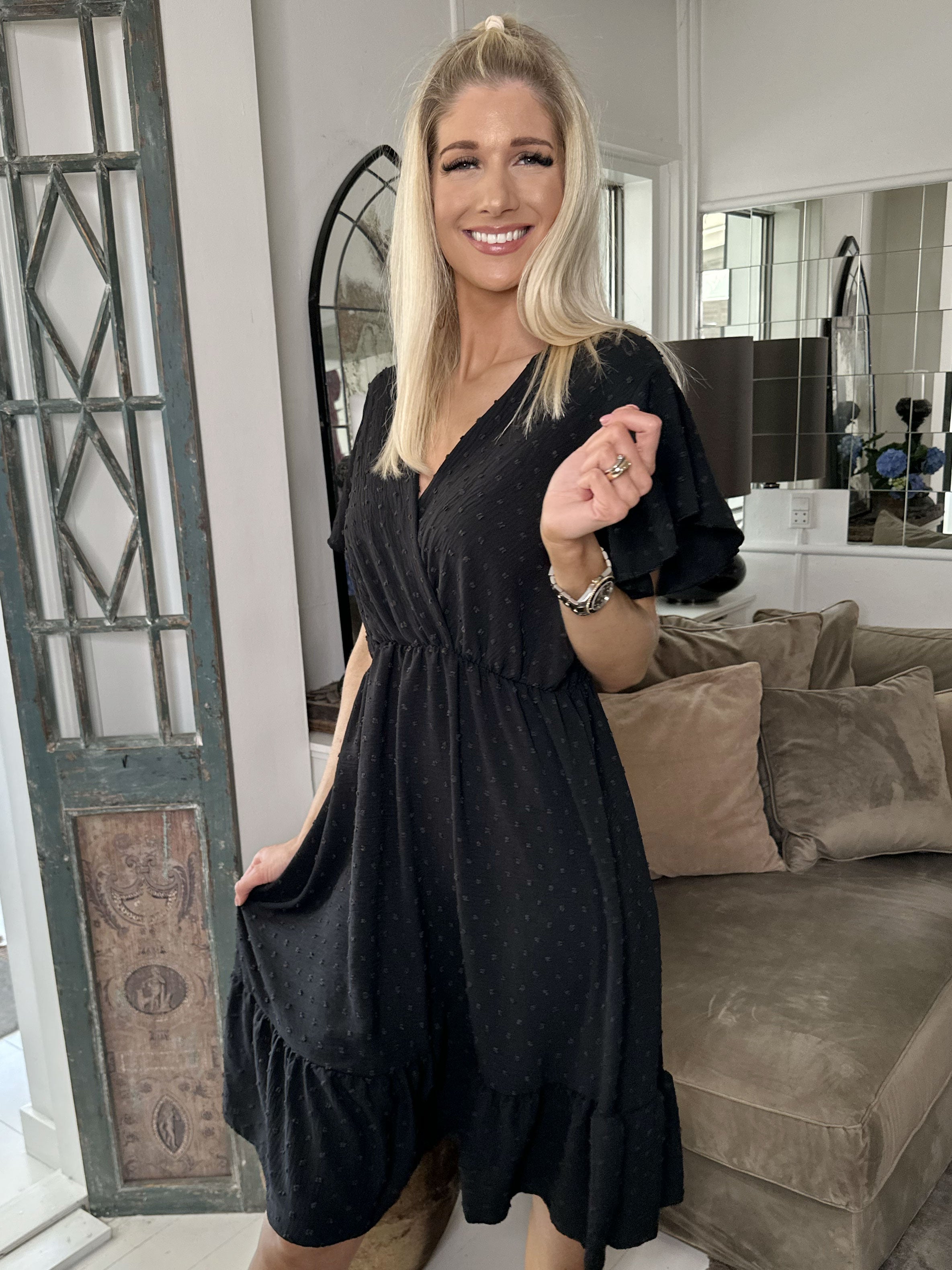 Vanilla - Sommerkjole med prikket detaljer og flæseærmer