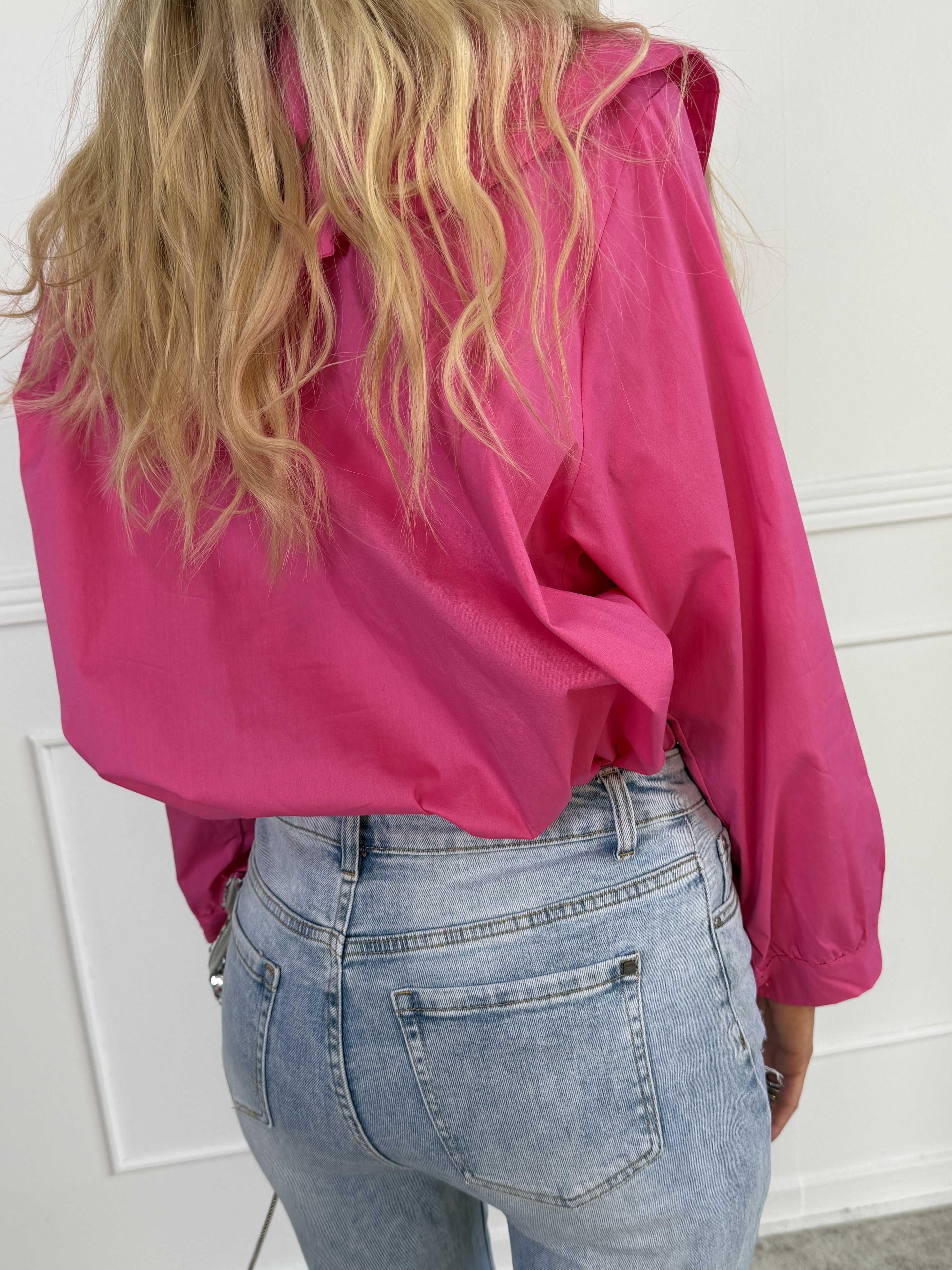 Venezia - Skjorte i bomuld med stor krave og fint bindebånd