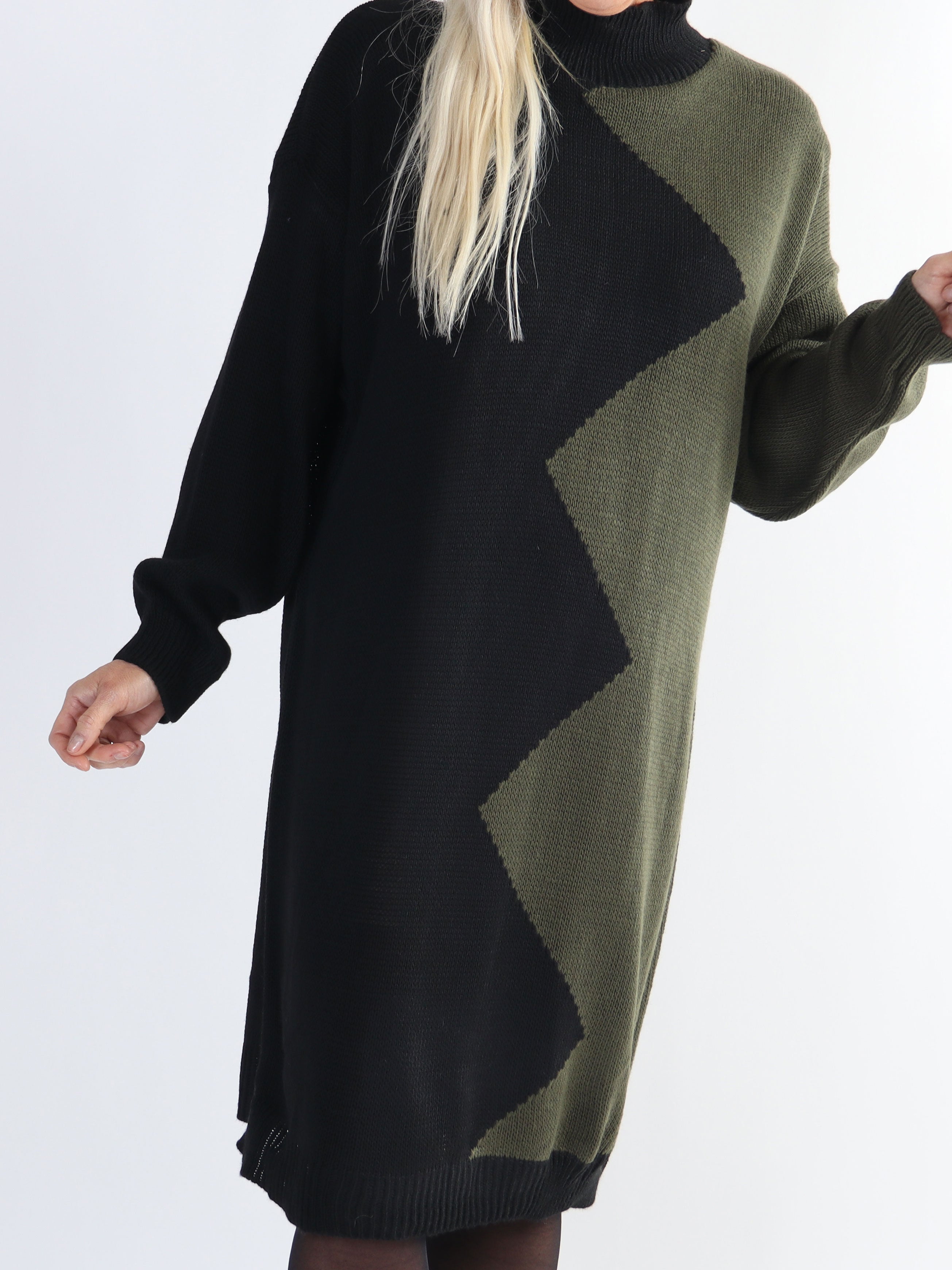 Venezia - Plus size højhalset tofarvet strikkjole