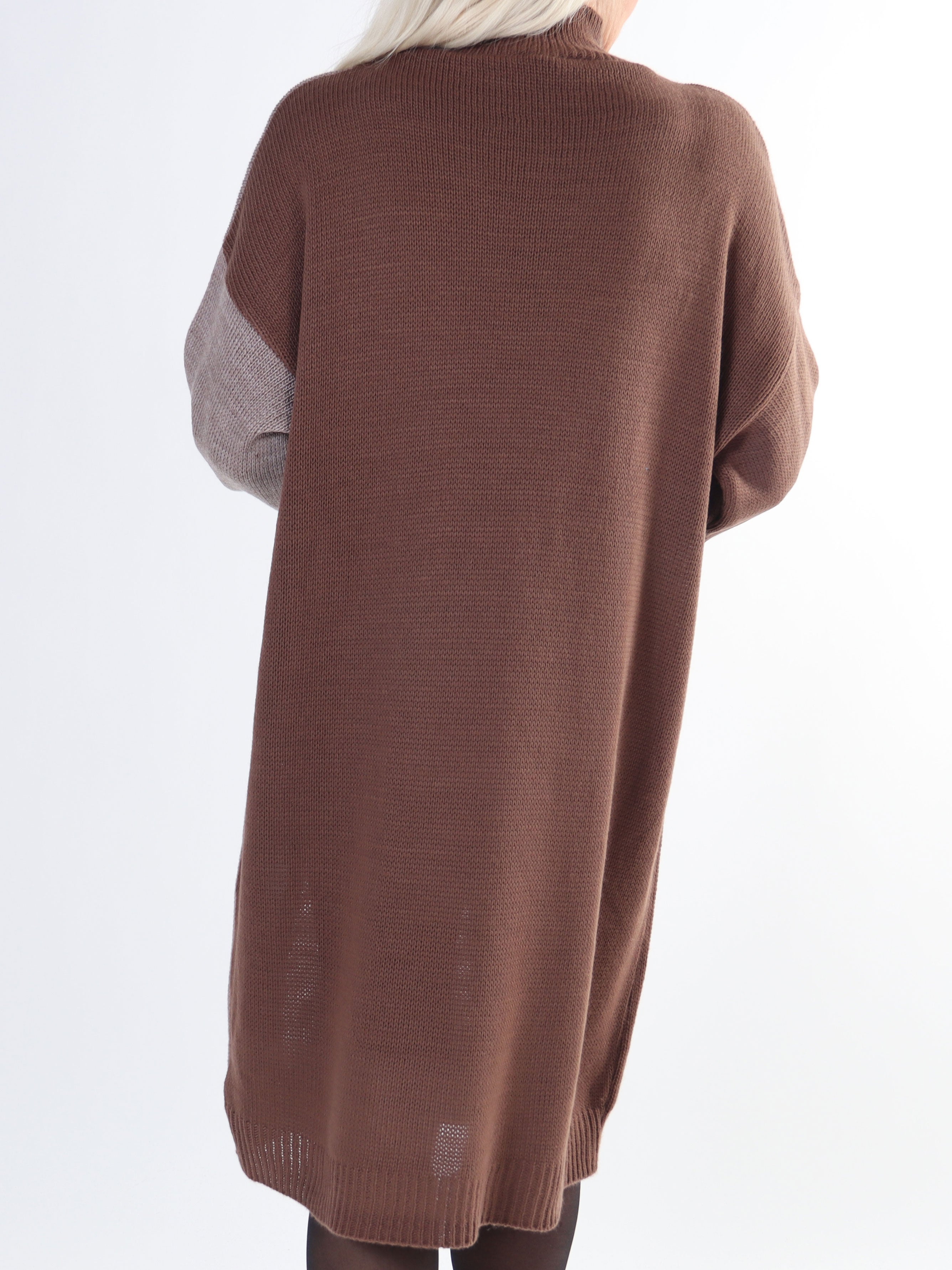 Venezia - Plus size højhalset tofarvet strikkjole