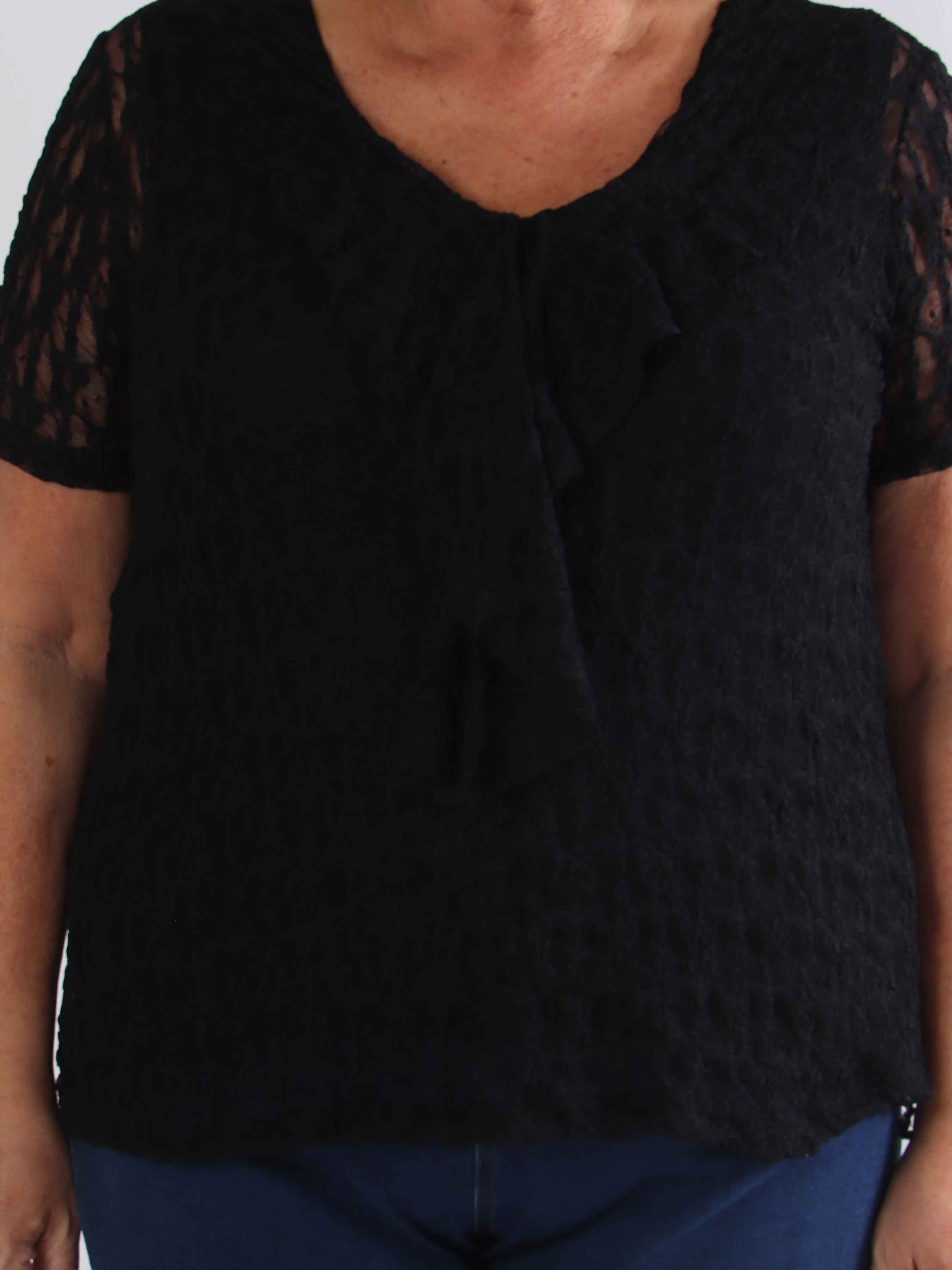 Ventura - Sød plus size tunika i blød elastisk blonde med fin flæsekant