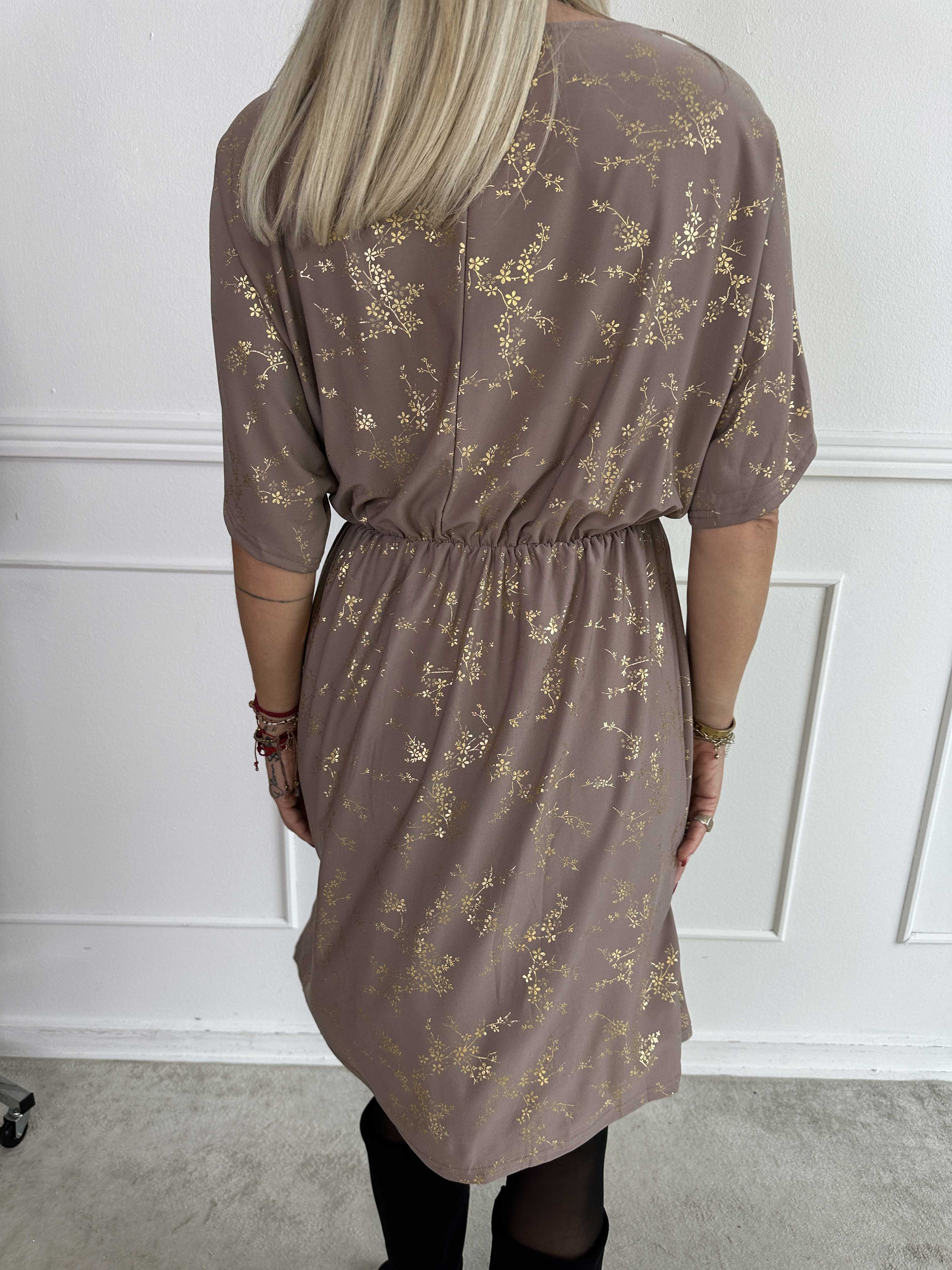 Venus Gold - Elastisk kjole mønstret med guld blomster