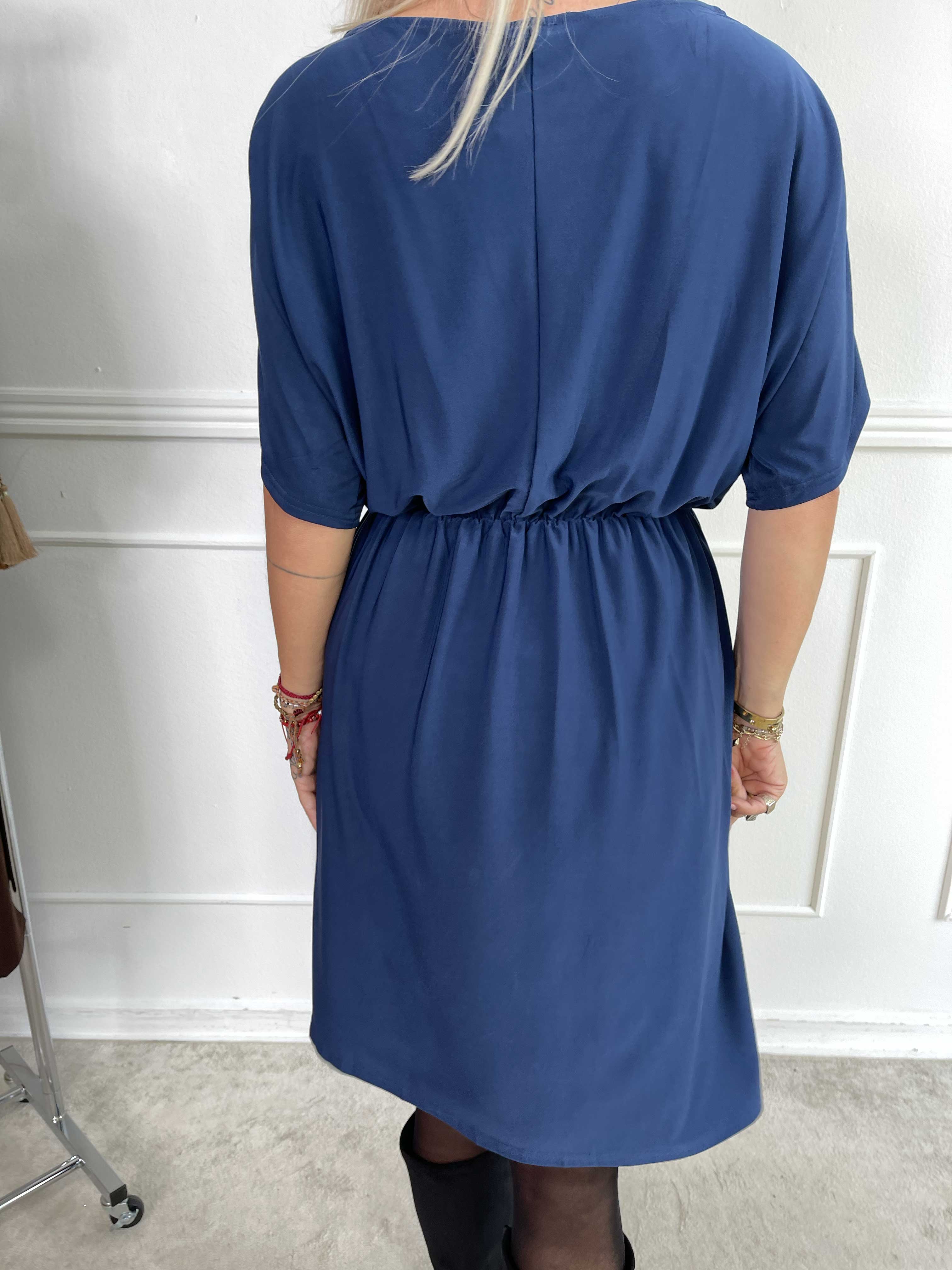 Venus Plain - Elastisk ensfarvet kjole med elastik i taljen