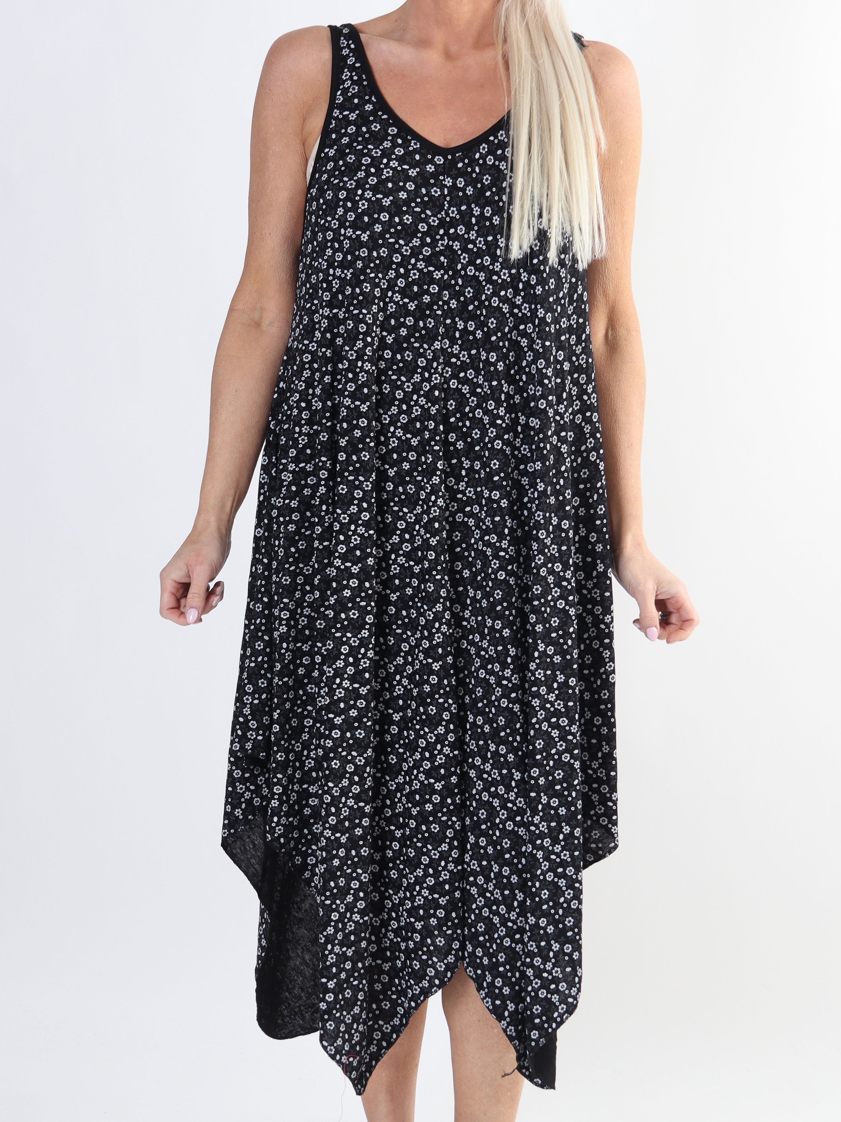 Veronica Small Flower - Plus size kjole med blomsterprint og brede stropper