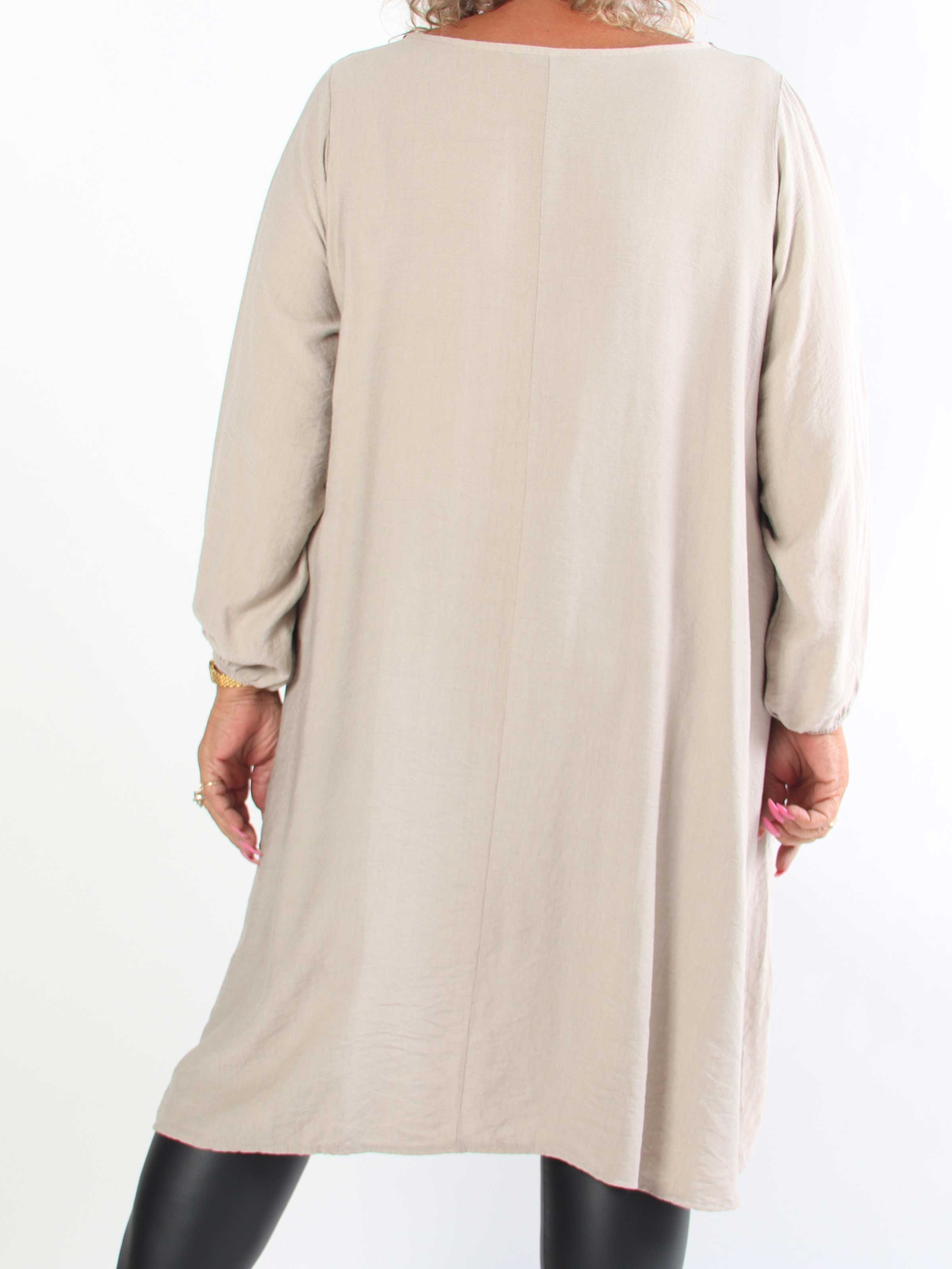 Vienna - Elegant plus size tunikakjole i viskose med fine nittedetaljer