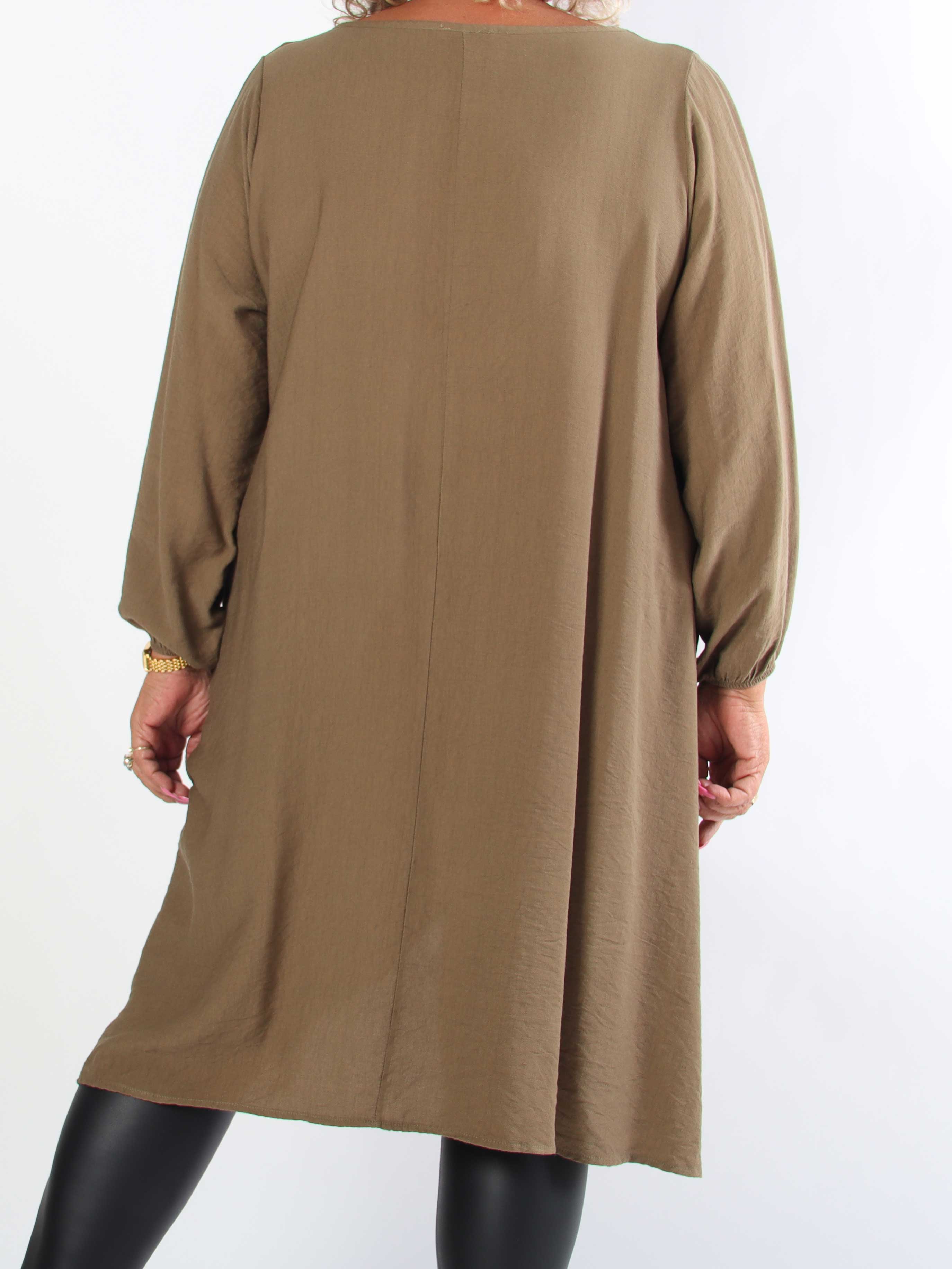 Vienna - Elegant plus size tunikakjole i viskose med fine nittedetaljer