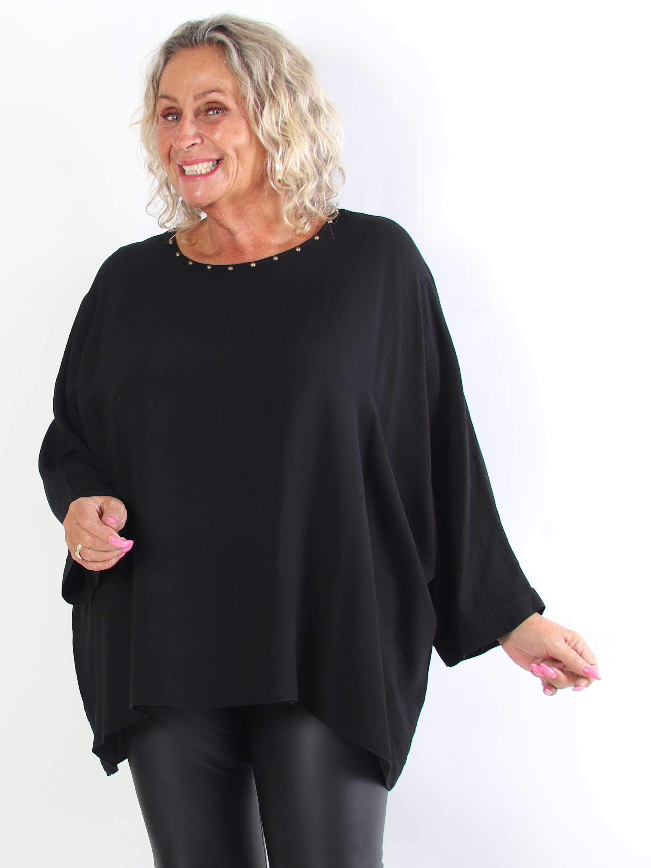 Vienna Shirt - Plus size tunikabluse i viskose med flagermusærmer og fine nittedetaljer