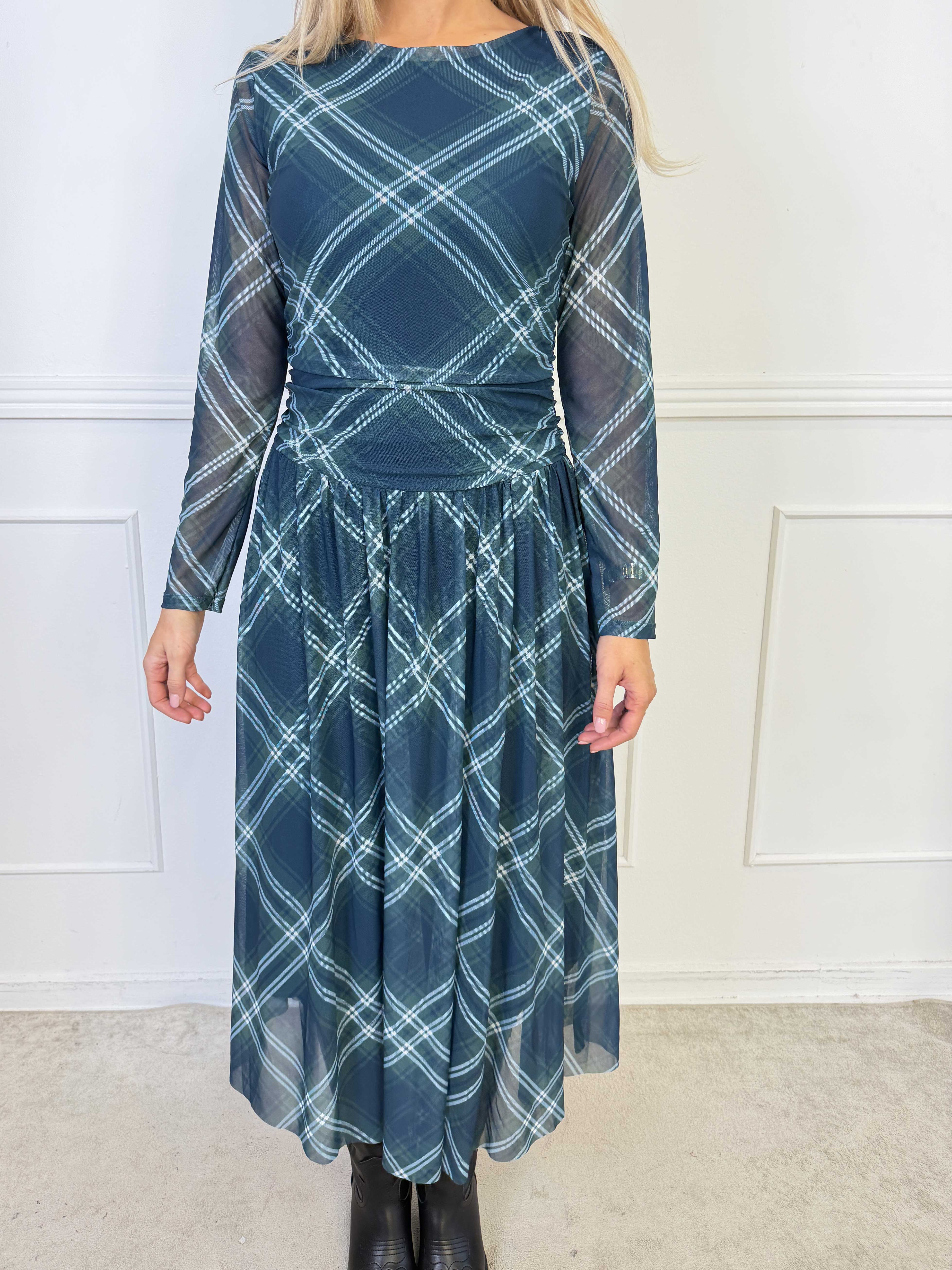 Viola Check - Elegant kjole i stretchy mesh med tern og transparente ærmer