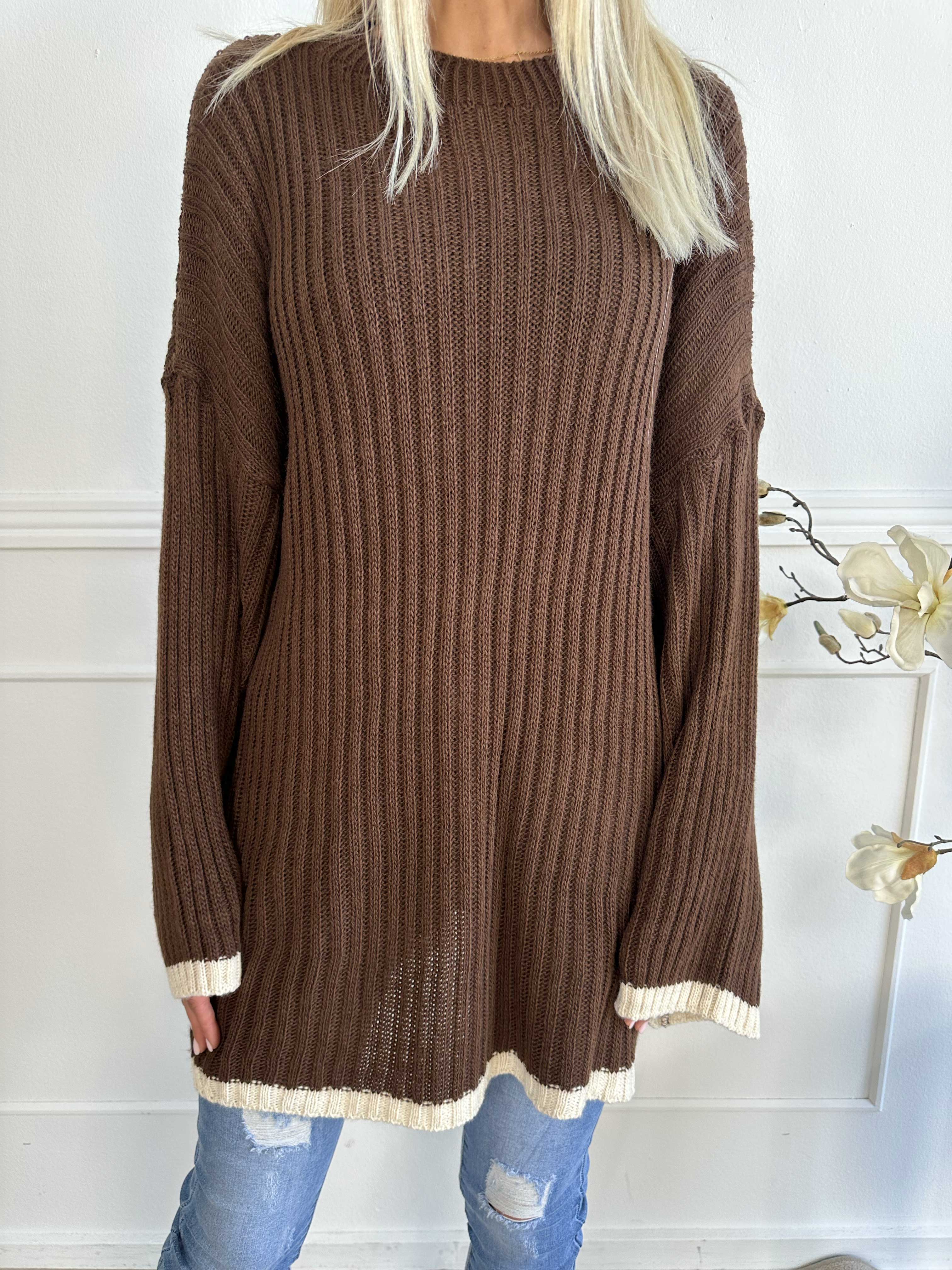 Violet - Strikbluse med farvet kant