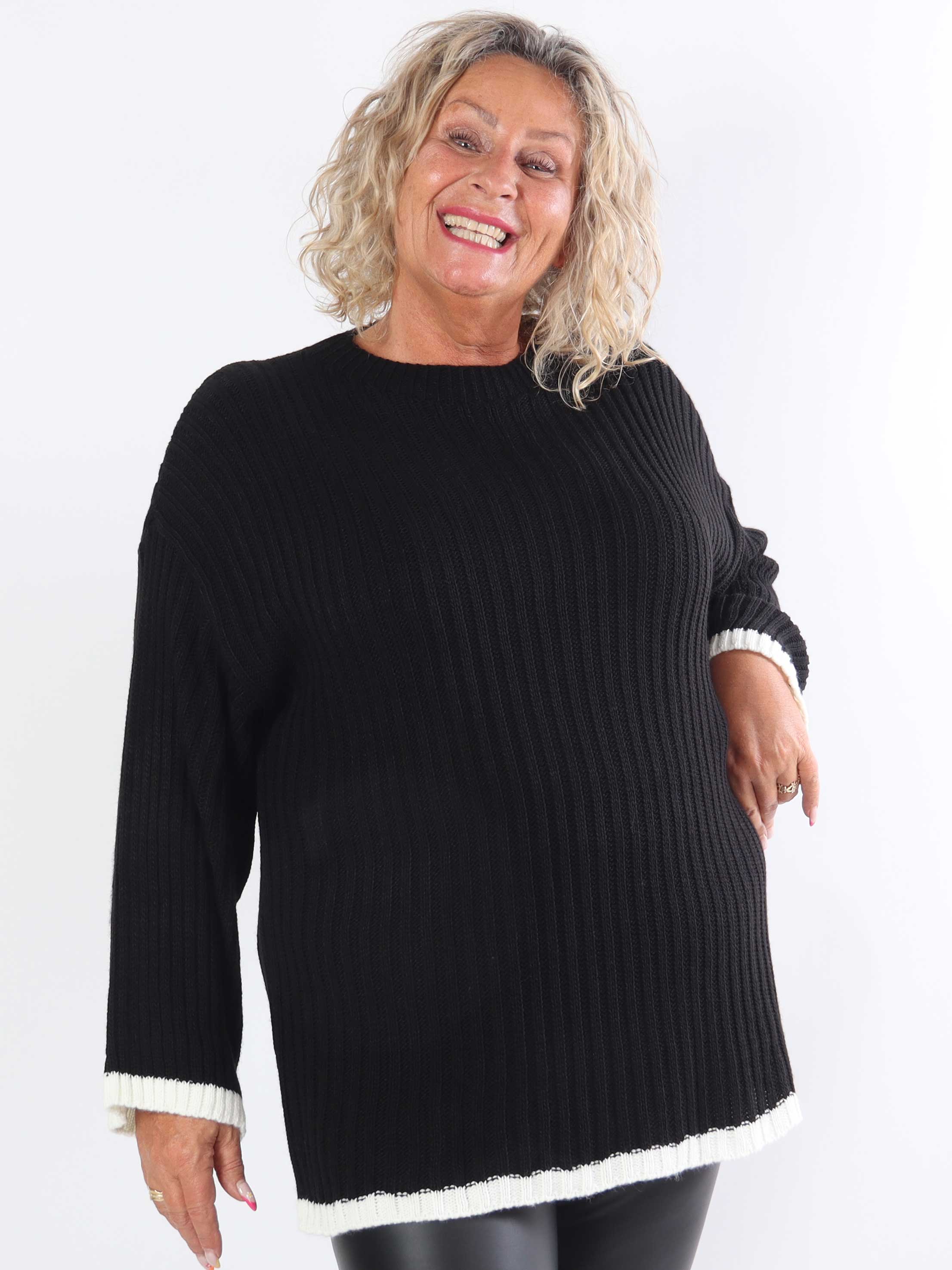 Violet - Plus size strikbluse med farvet kant