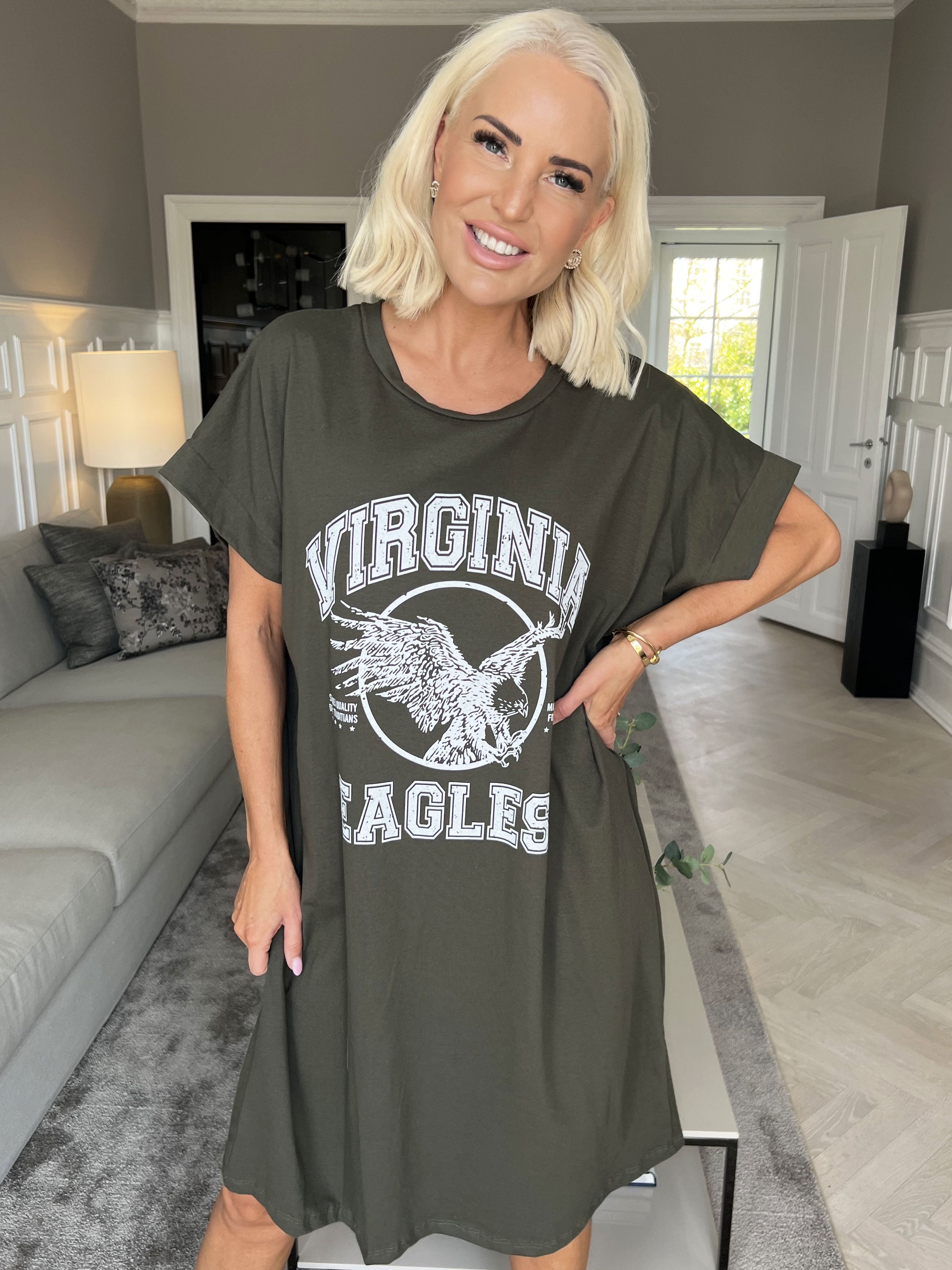 Virginia - Blød t-shirt kjole med motiv