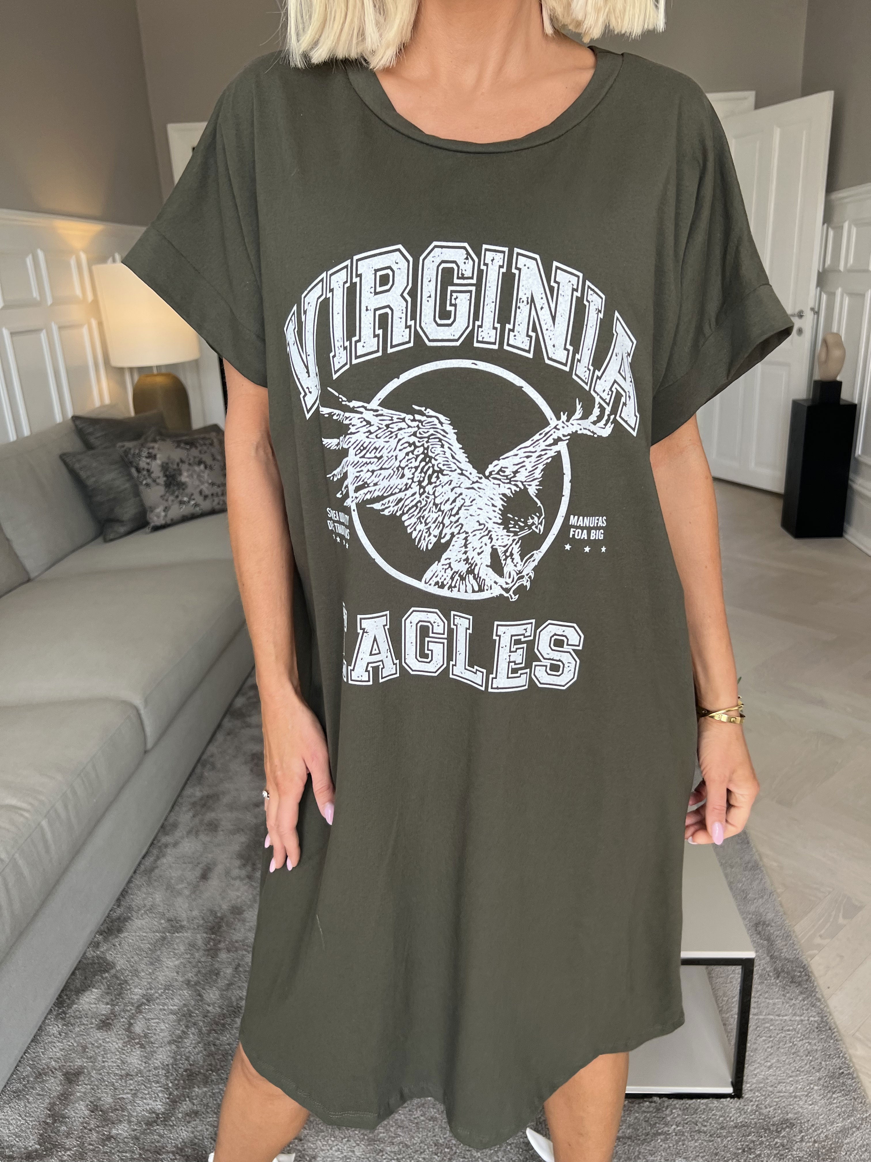 Virginia - Blød t-shirt kjole med motiv