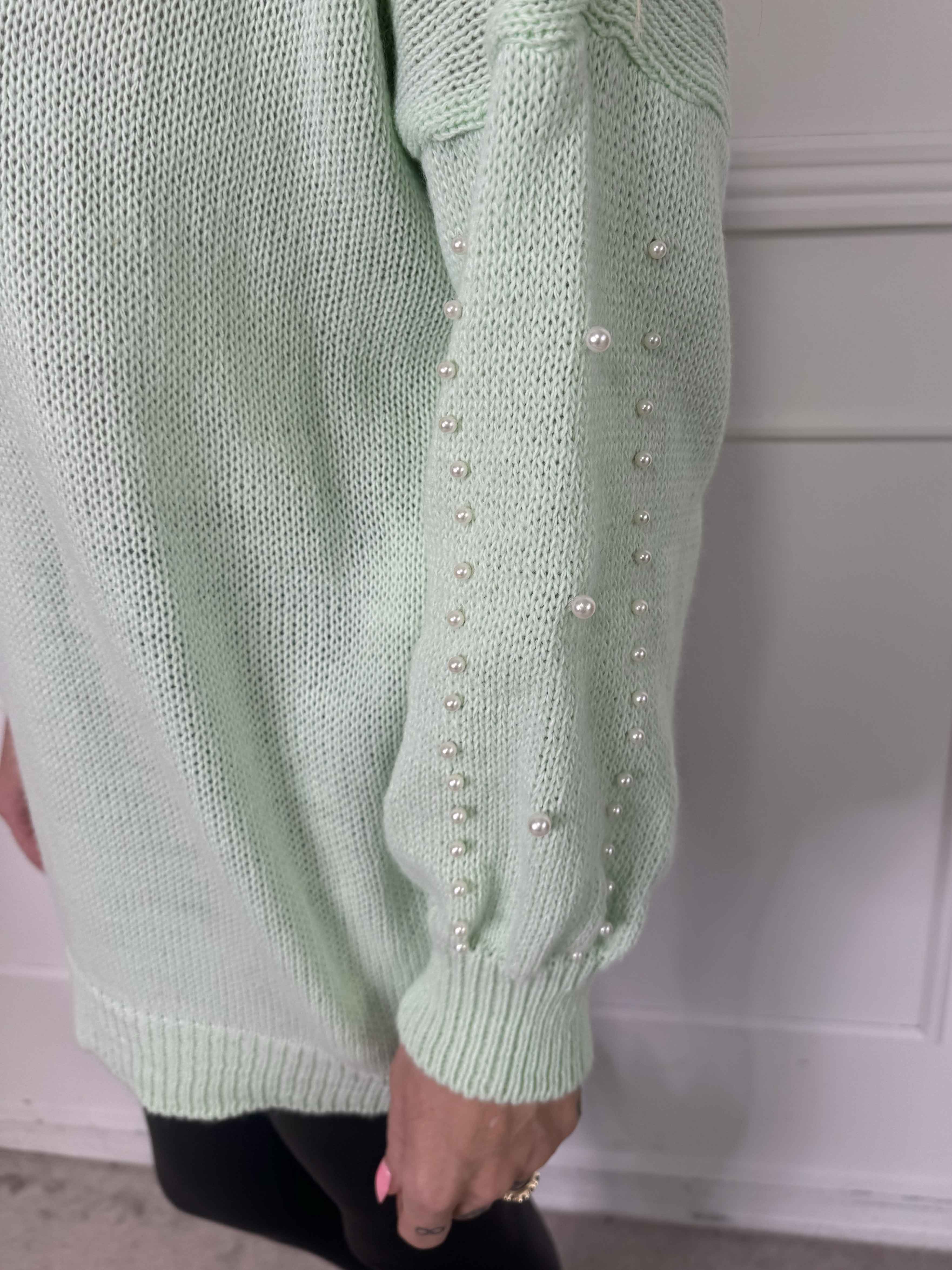 Viviane - Strik detaljeret med hvide perler og ballonærmer