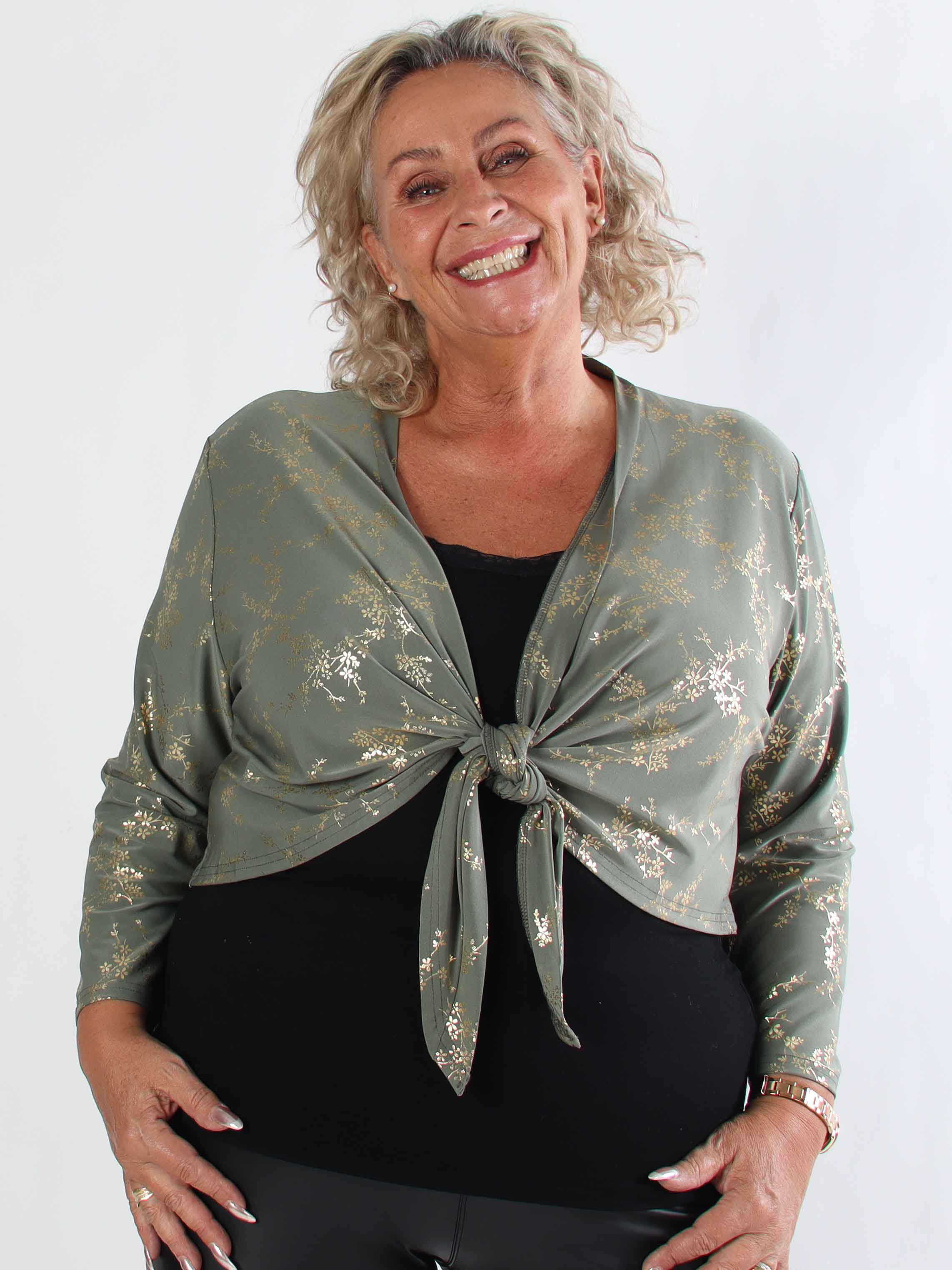 Werena Gold - Kort elastisk plus size cardigan detaljeret med guld blomster