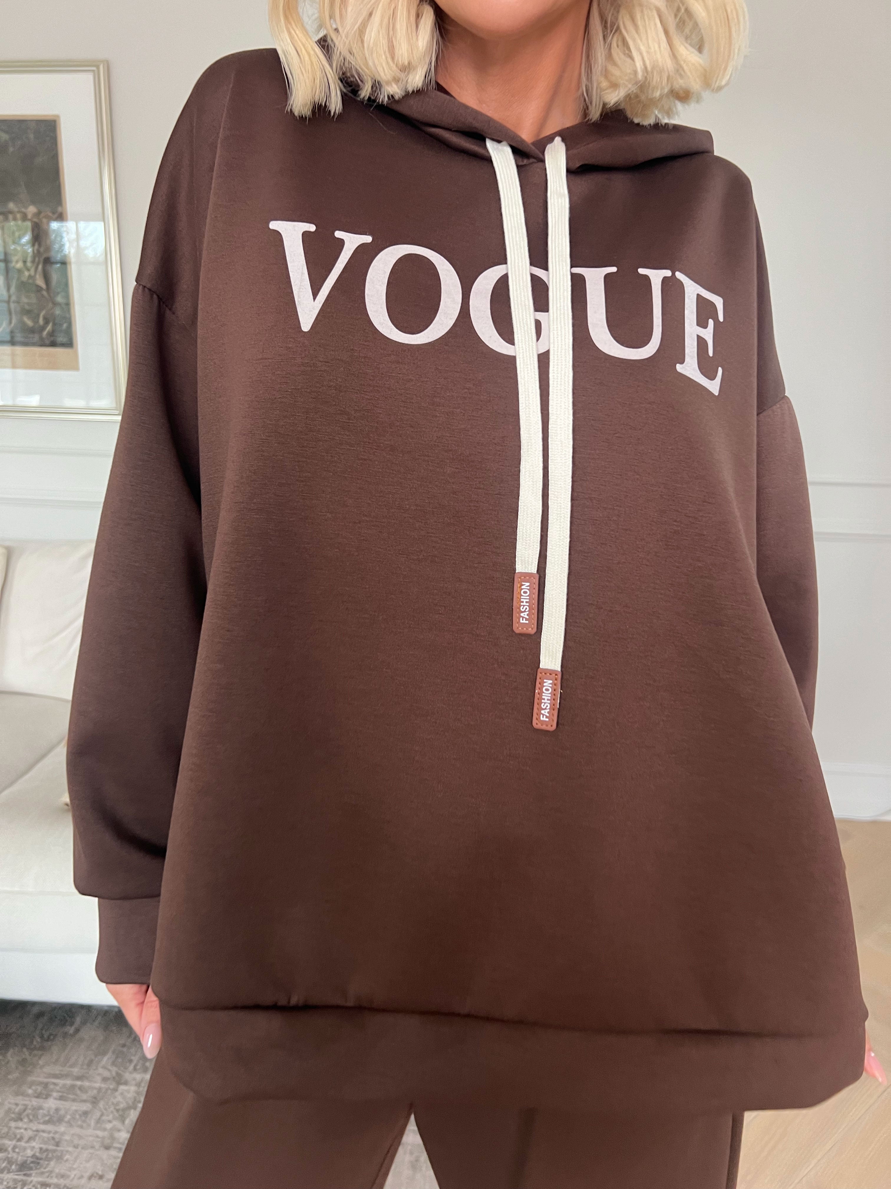 Winona - Blødt oversized joggingsæt i viskose med Vogue stående på bluse og bukser