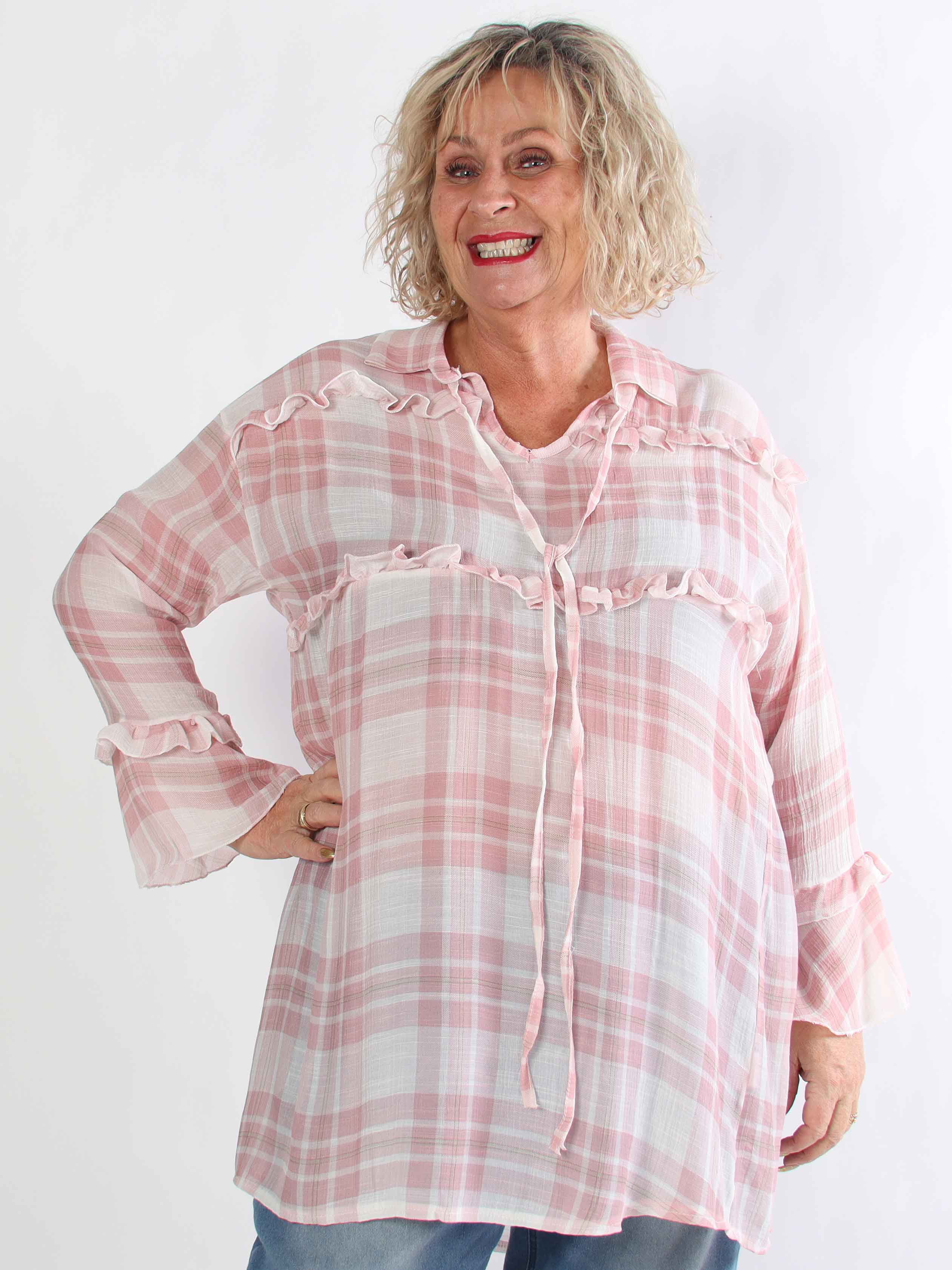 Yanira - Ternet plus size tunikakjole i viskose med flæser