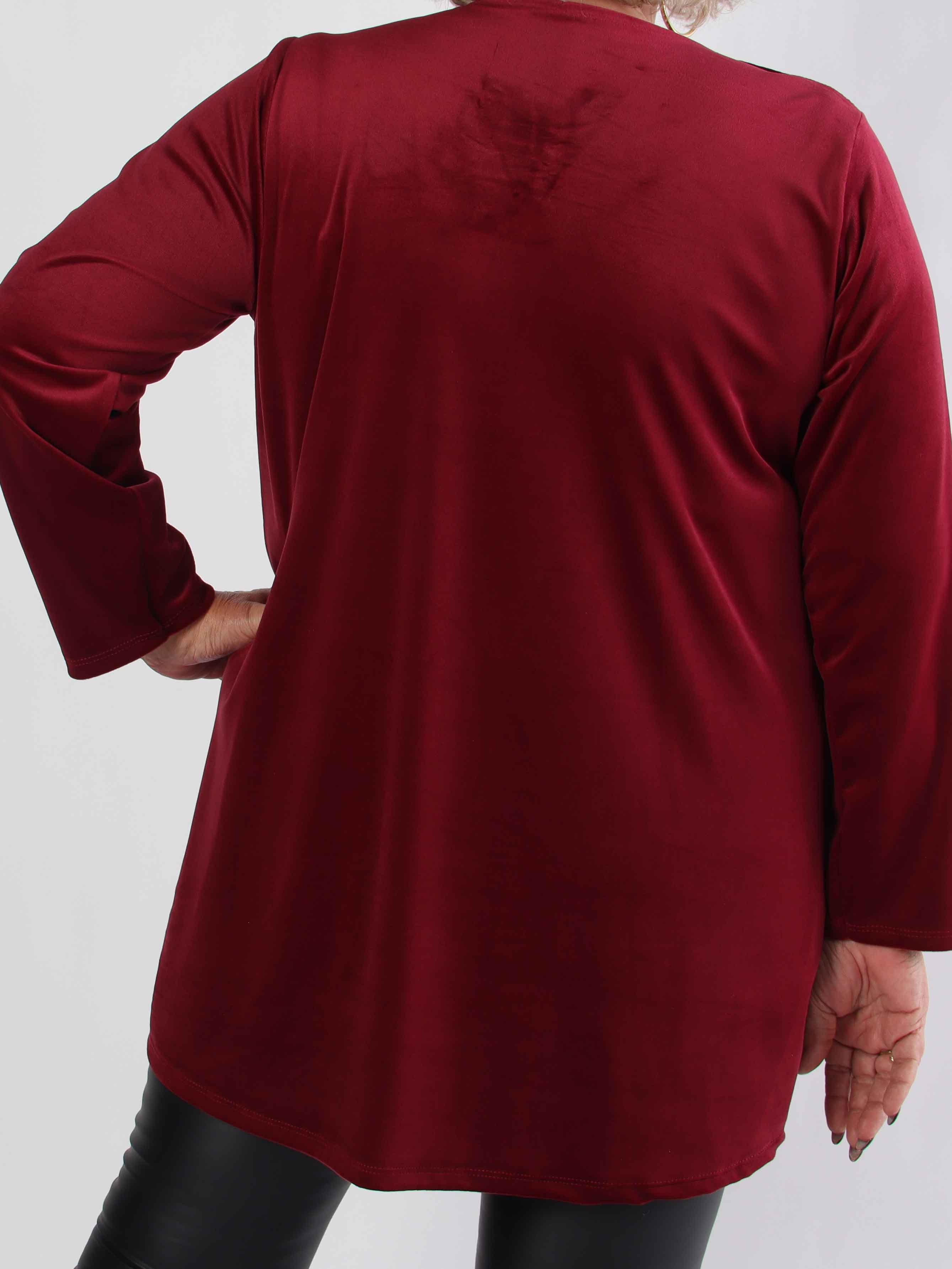 Ylva - Blød plus size tunikakjole i velour med guld broche