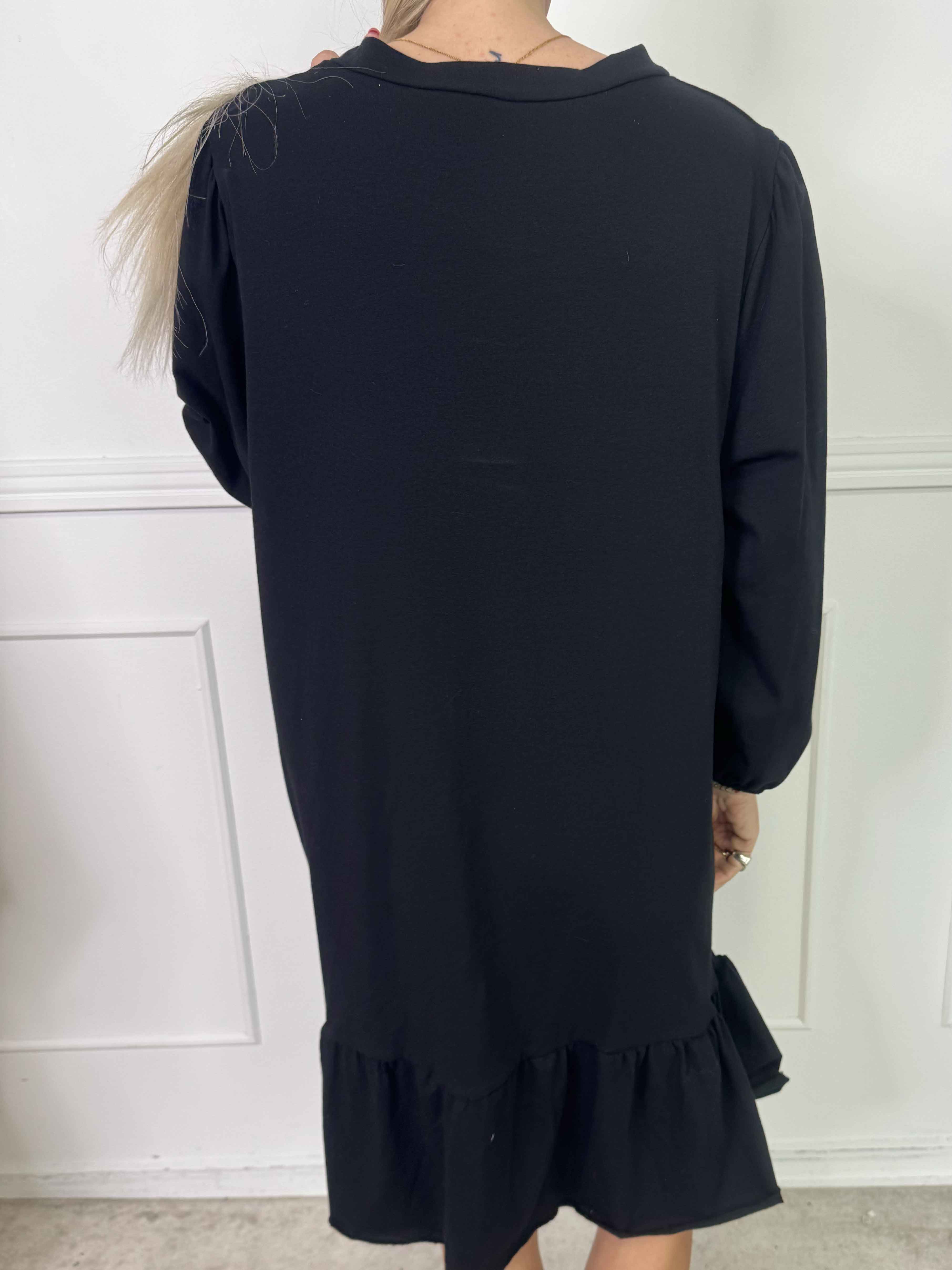 Zafira - Joggingkjole i bomuld med sød flæsekant