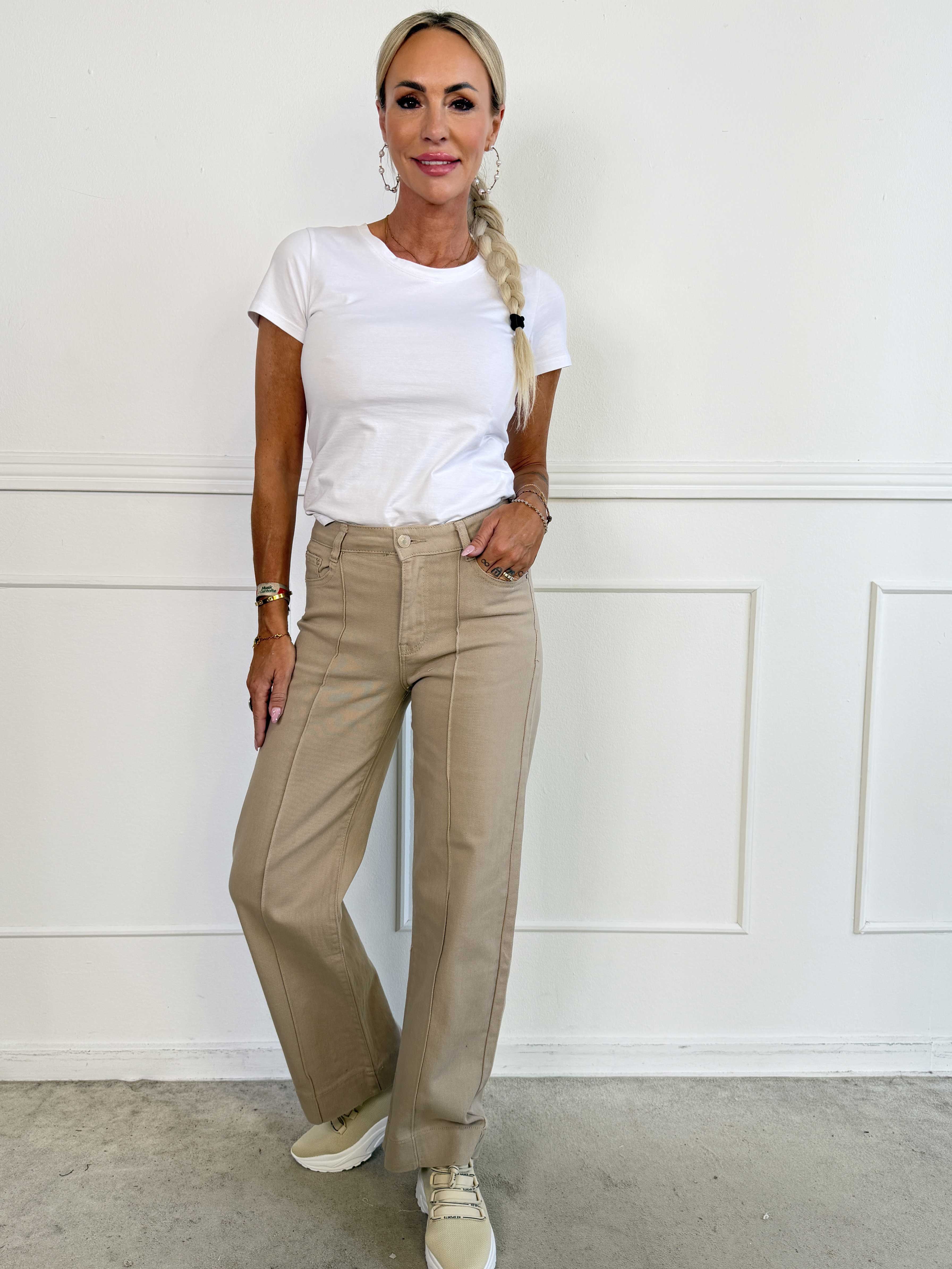 Zelma - Stilrene beige jeans med dekorativ syning langs benene