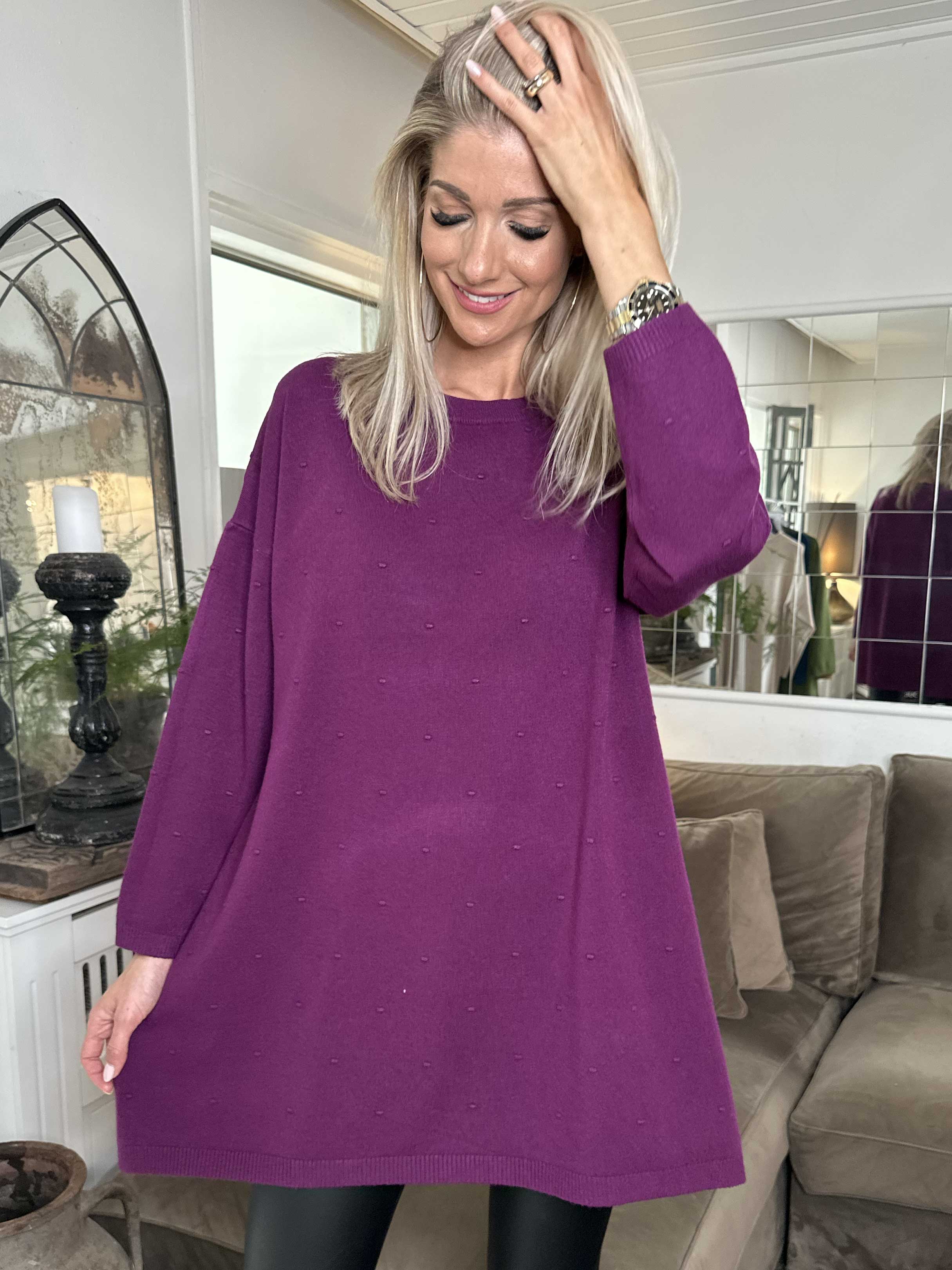 Zina - Strikbluse med prikket detaljer i stoffet