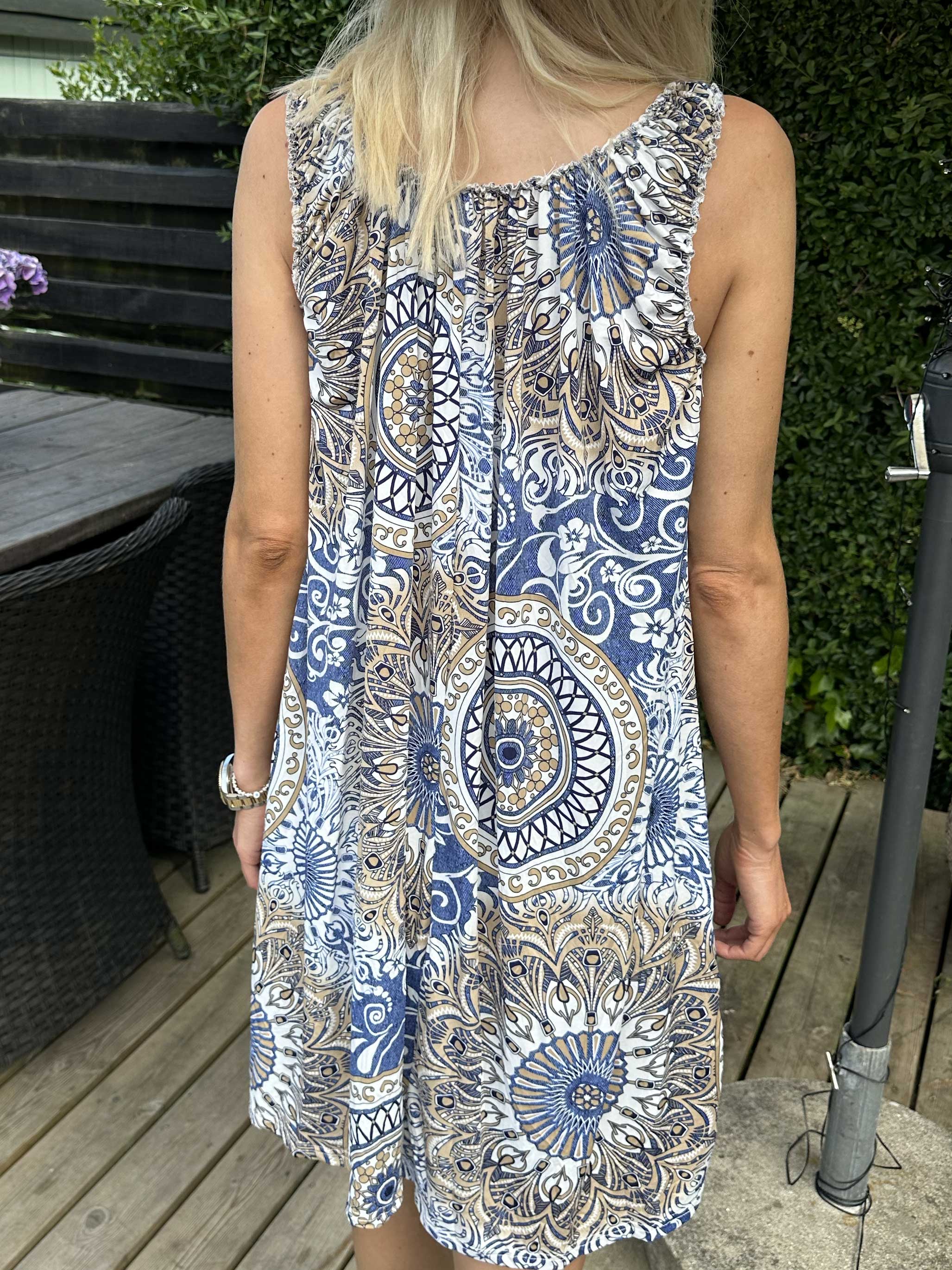 Zion - Mønstret stropkjole i elastisk stof