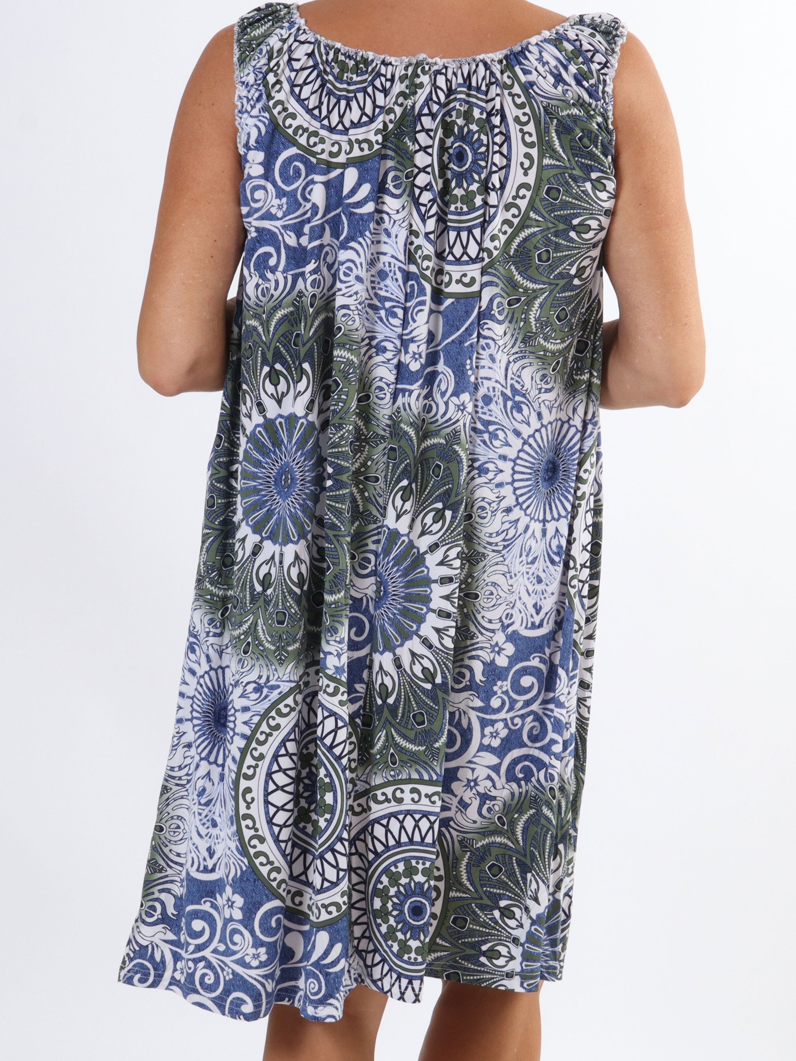 Zion - Mønstret plus size stropkjole i elastisk stof